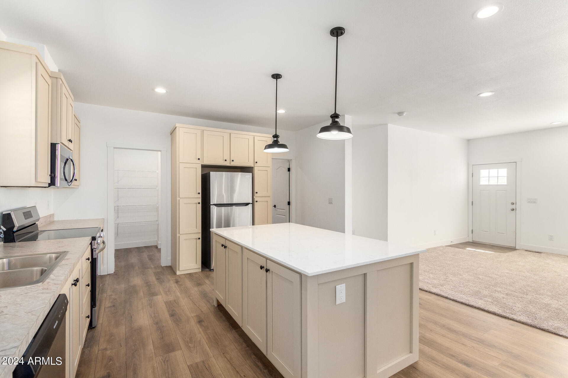 1023 N Ralston Road Property Photo 8