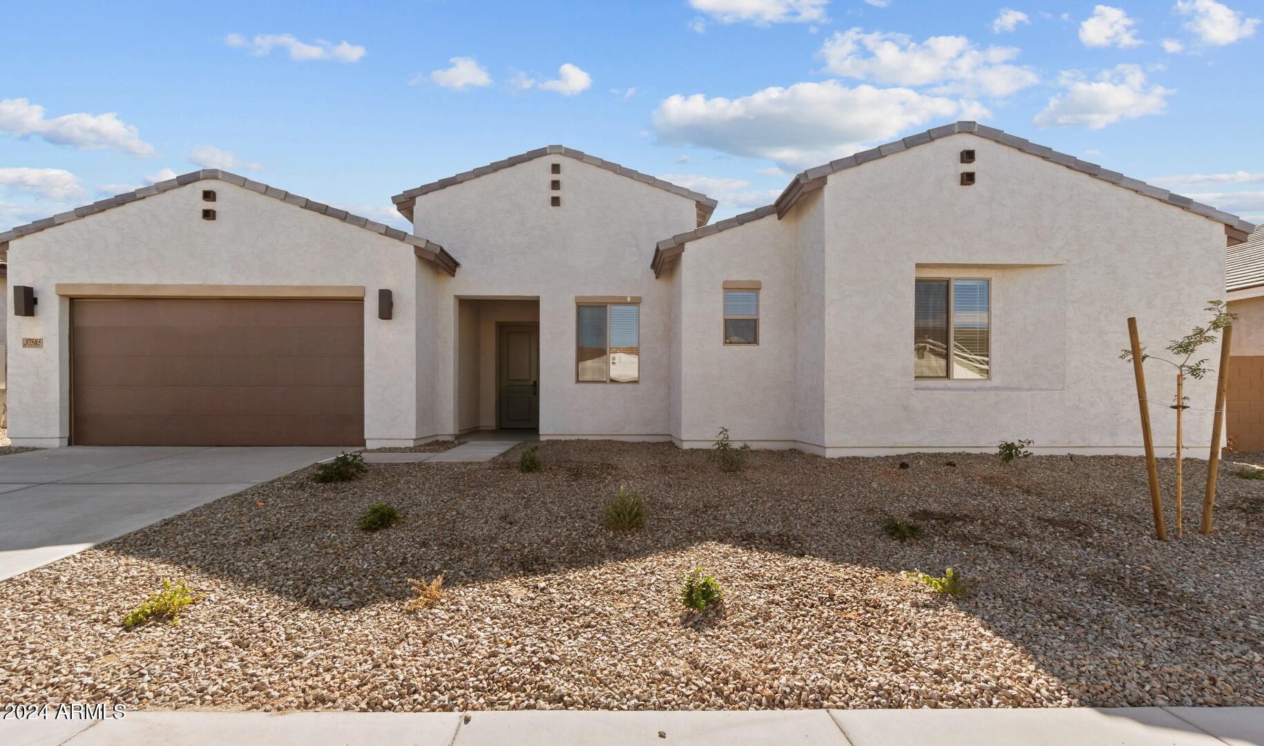 37585 W Padilla Street Property Photo 1