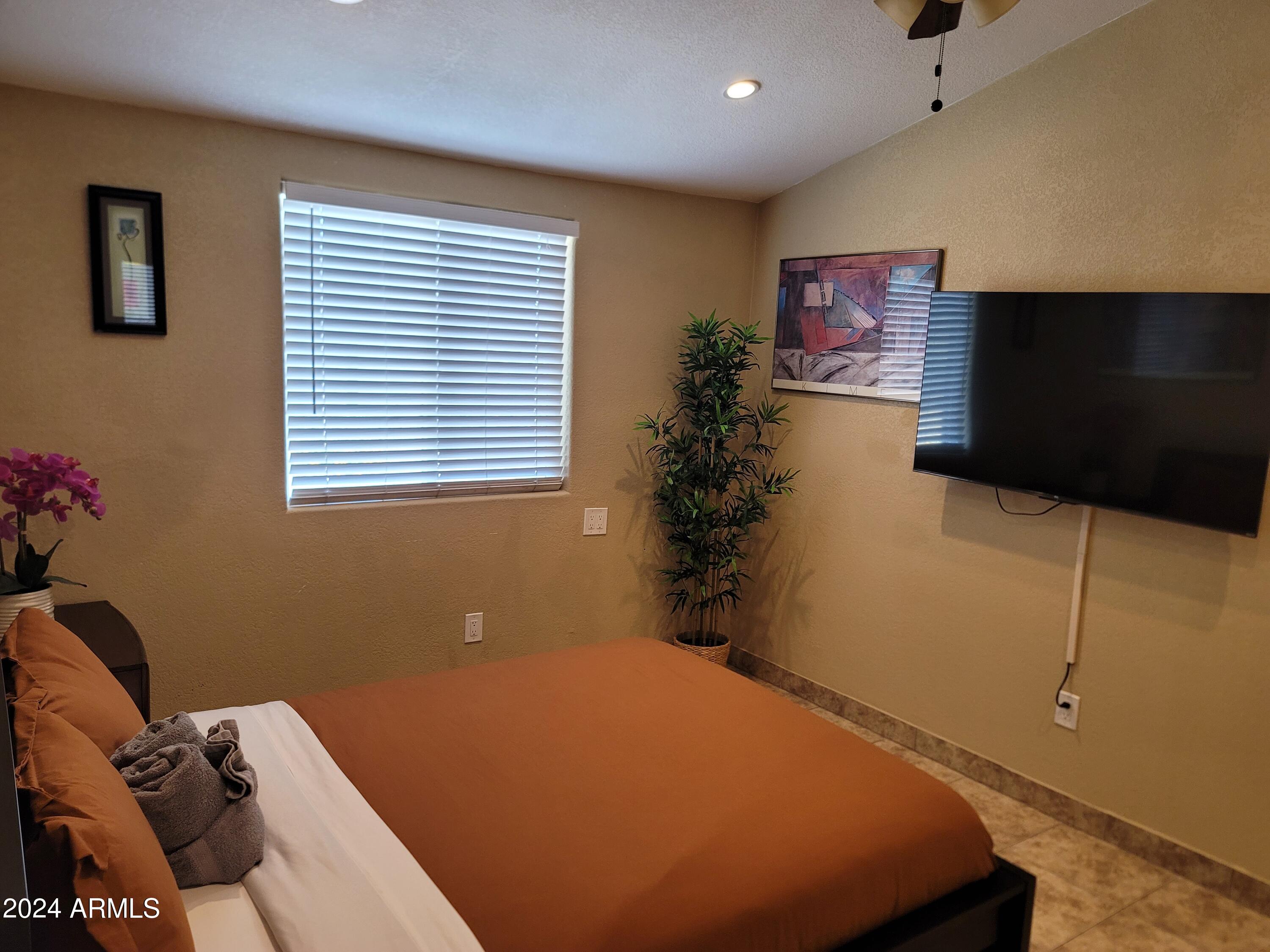 54 N Santa Barbara Street Property Photo 6