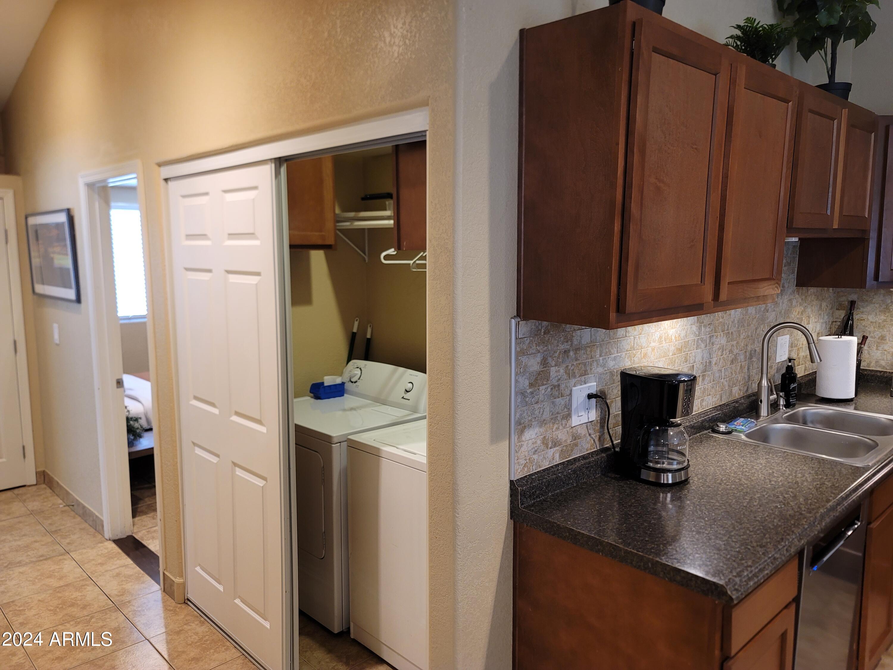 54 N Santa Barbara Street Property Photo 12
