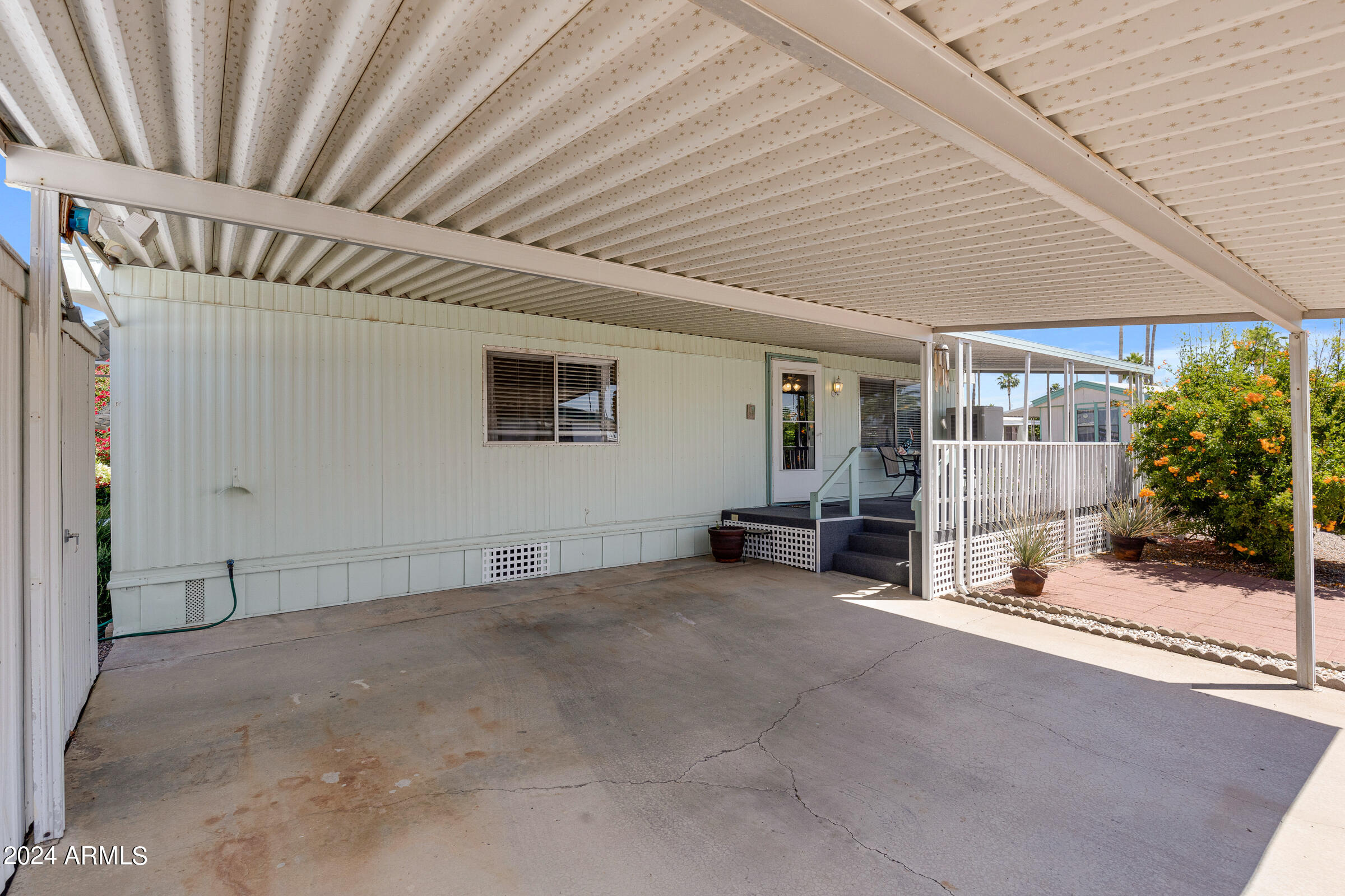 9501 E Broadway Road Property Photo 5