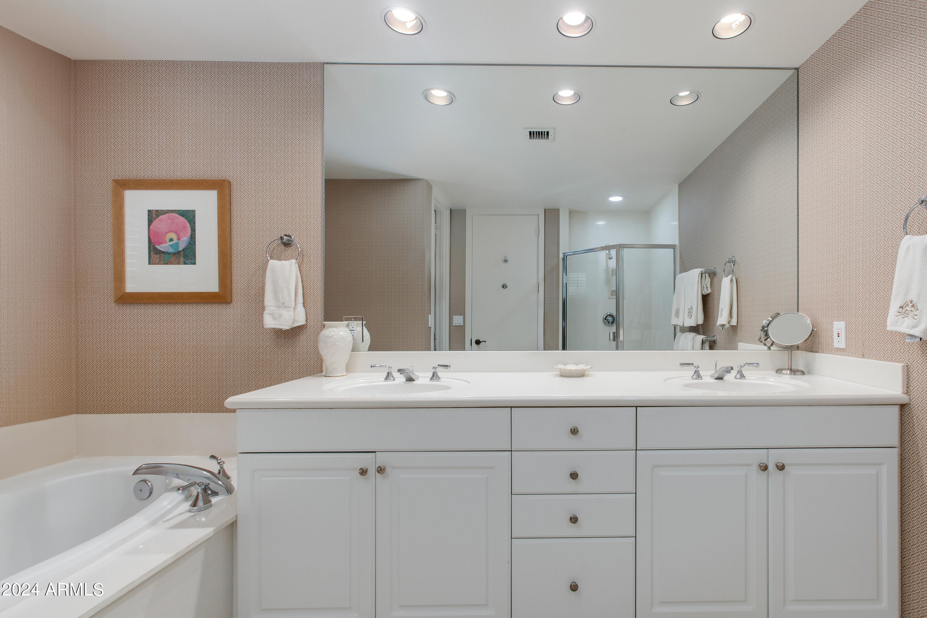 2802 E Camino Acequia Drive Property Photo 10