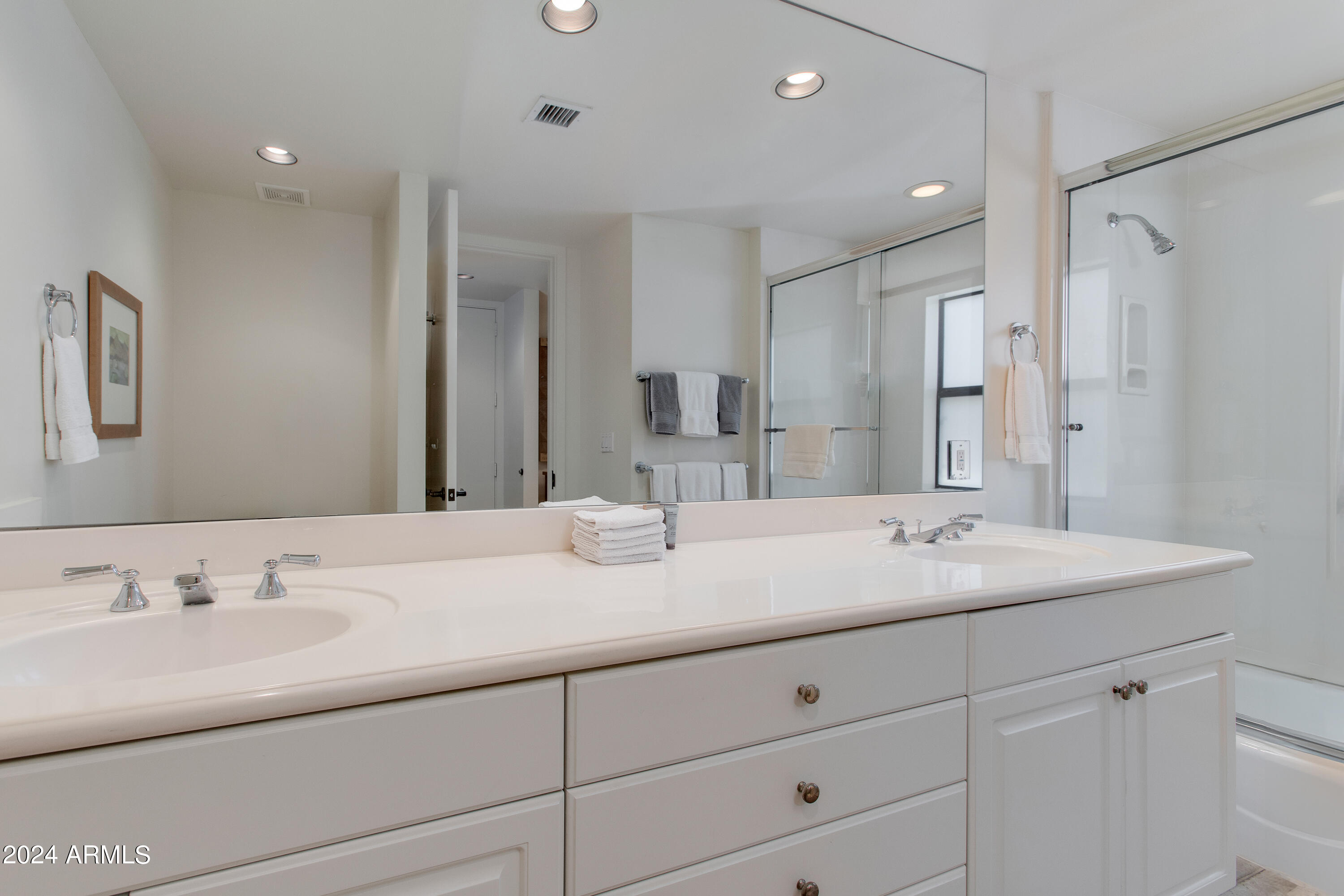 2802 E Camino Acequia Drive Property Photo 12