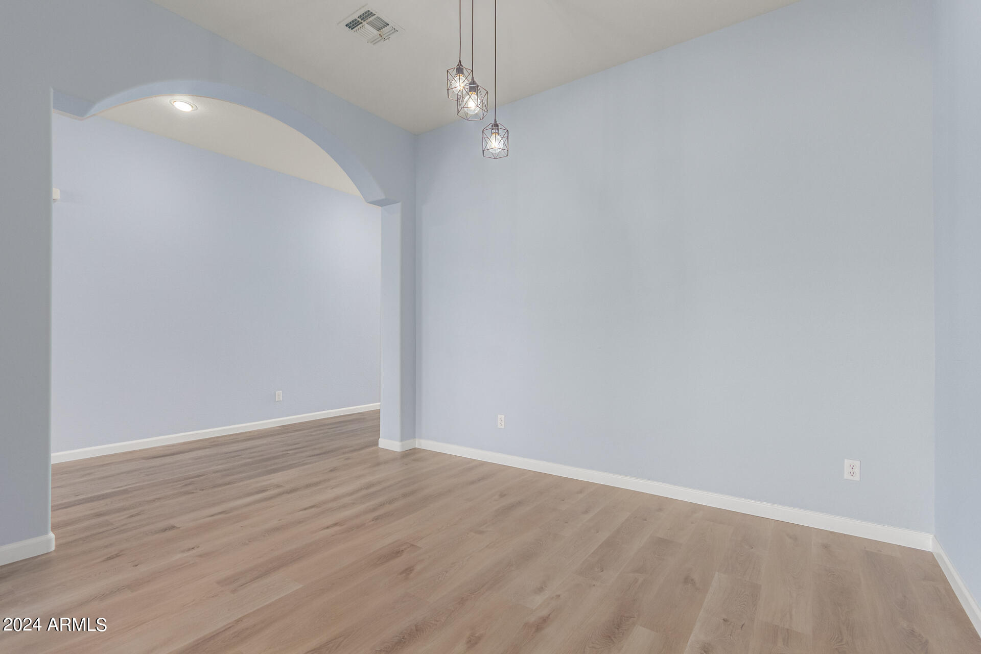 7023 S 55th Lane Property Photo 21
