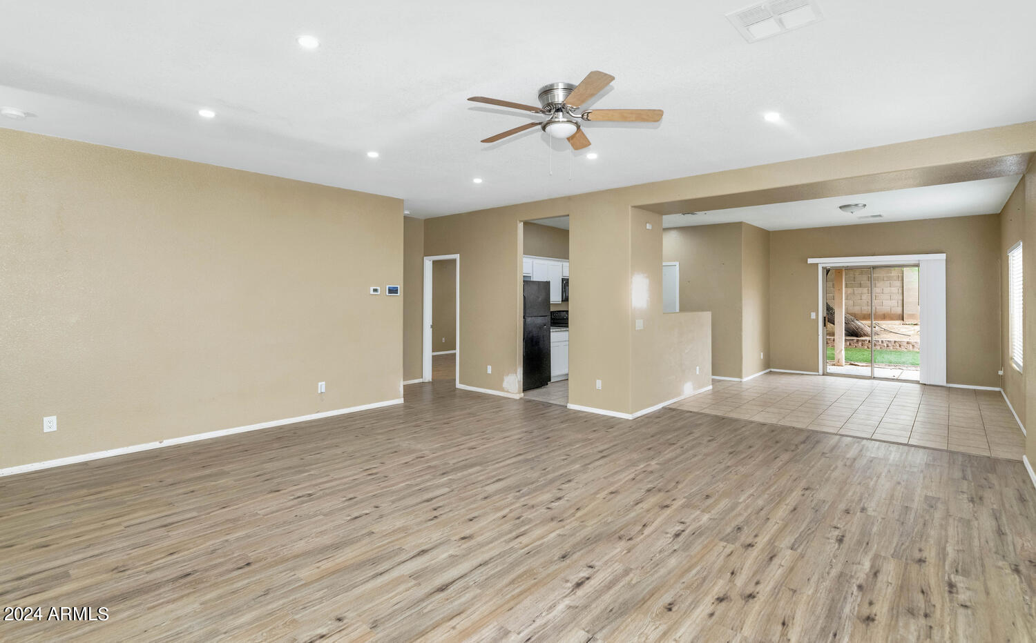 30200 N Desert Willow Boulevard Property Photo 3