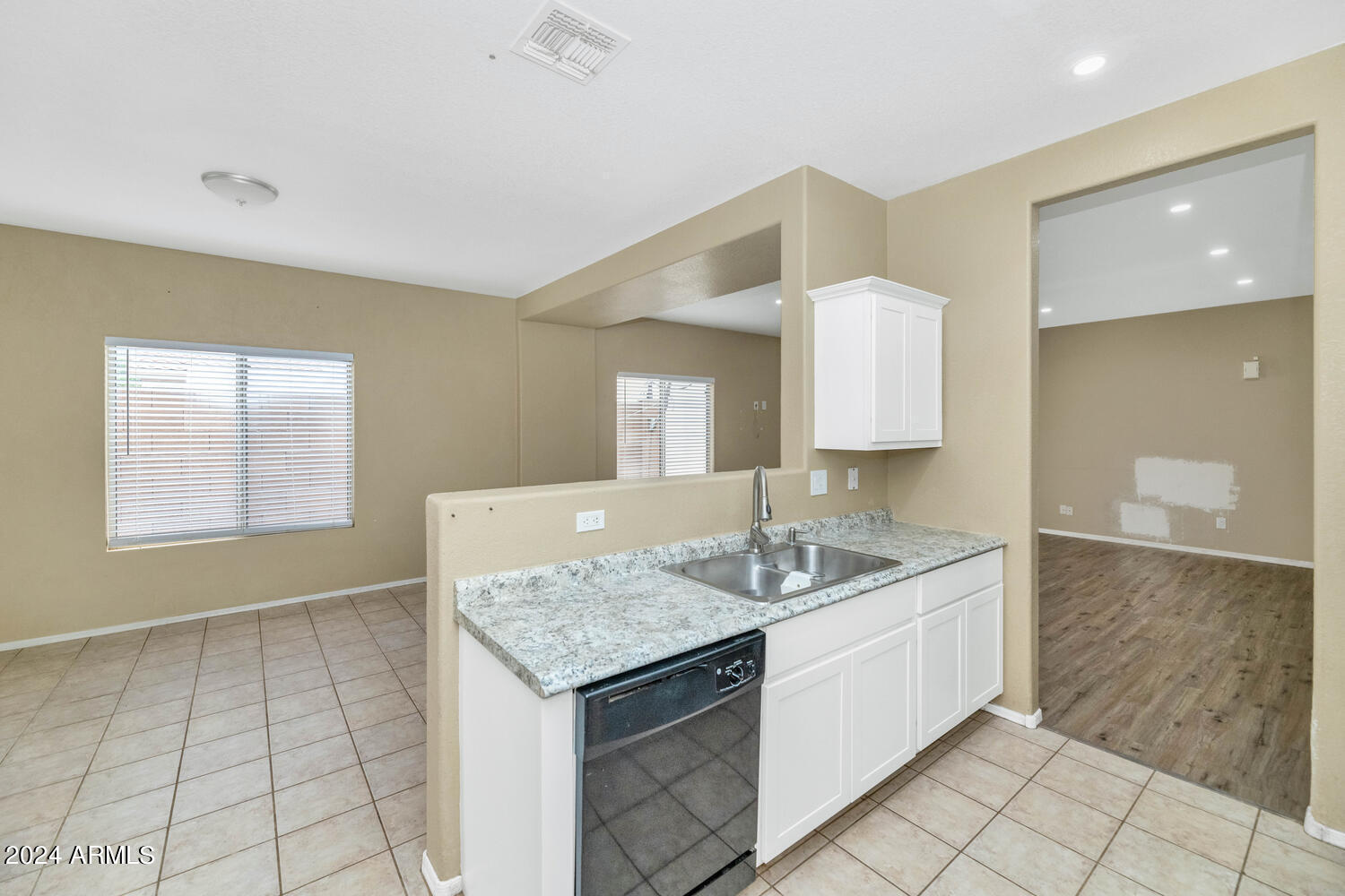 30200 N Desert Willow Boulevard Property Photo 8