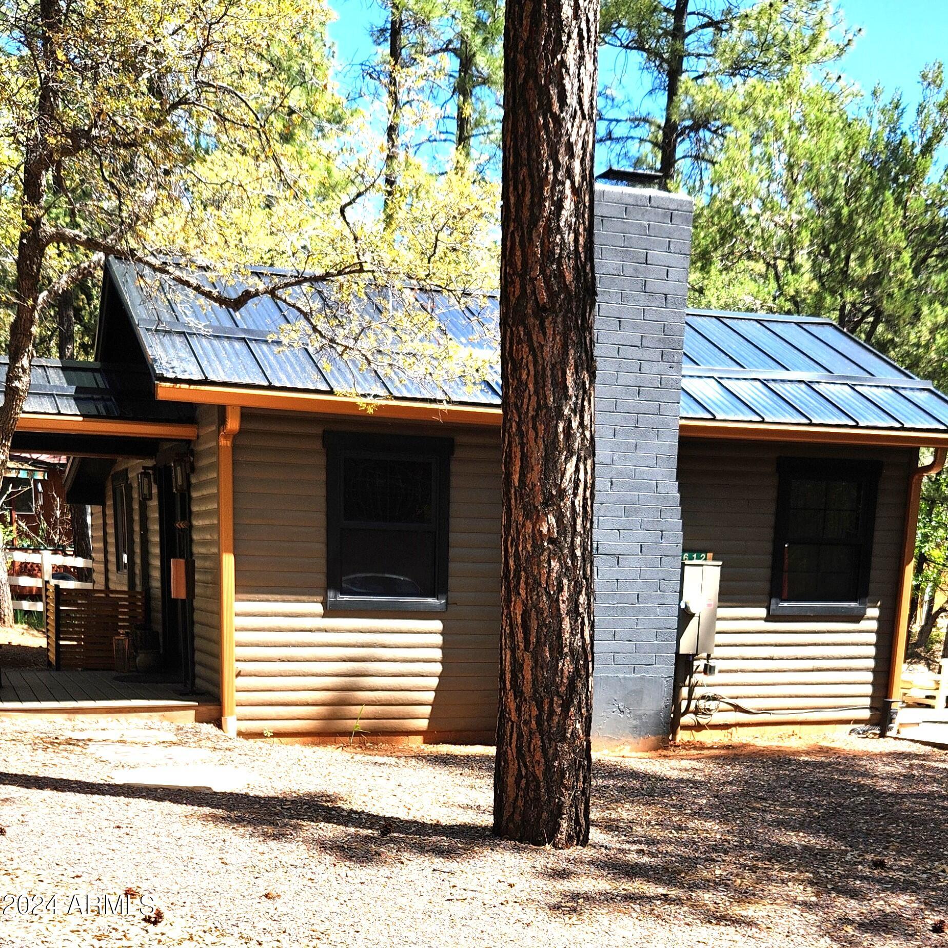 6612 W Warren Drive Property Photo 3