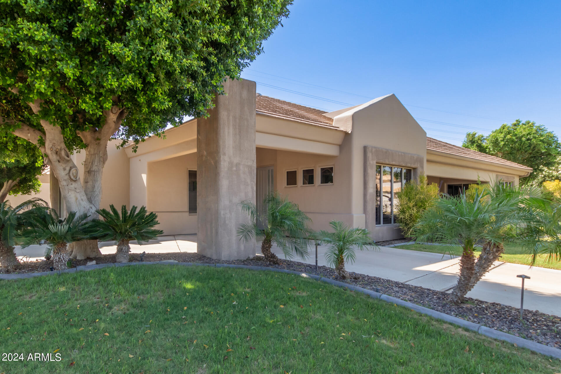 1920 E Schooner Court Property Photo 4
