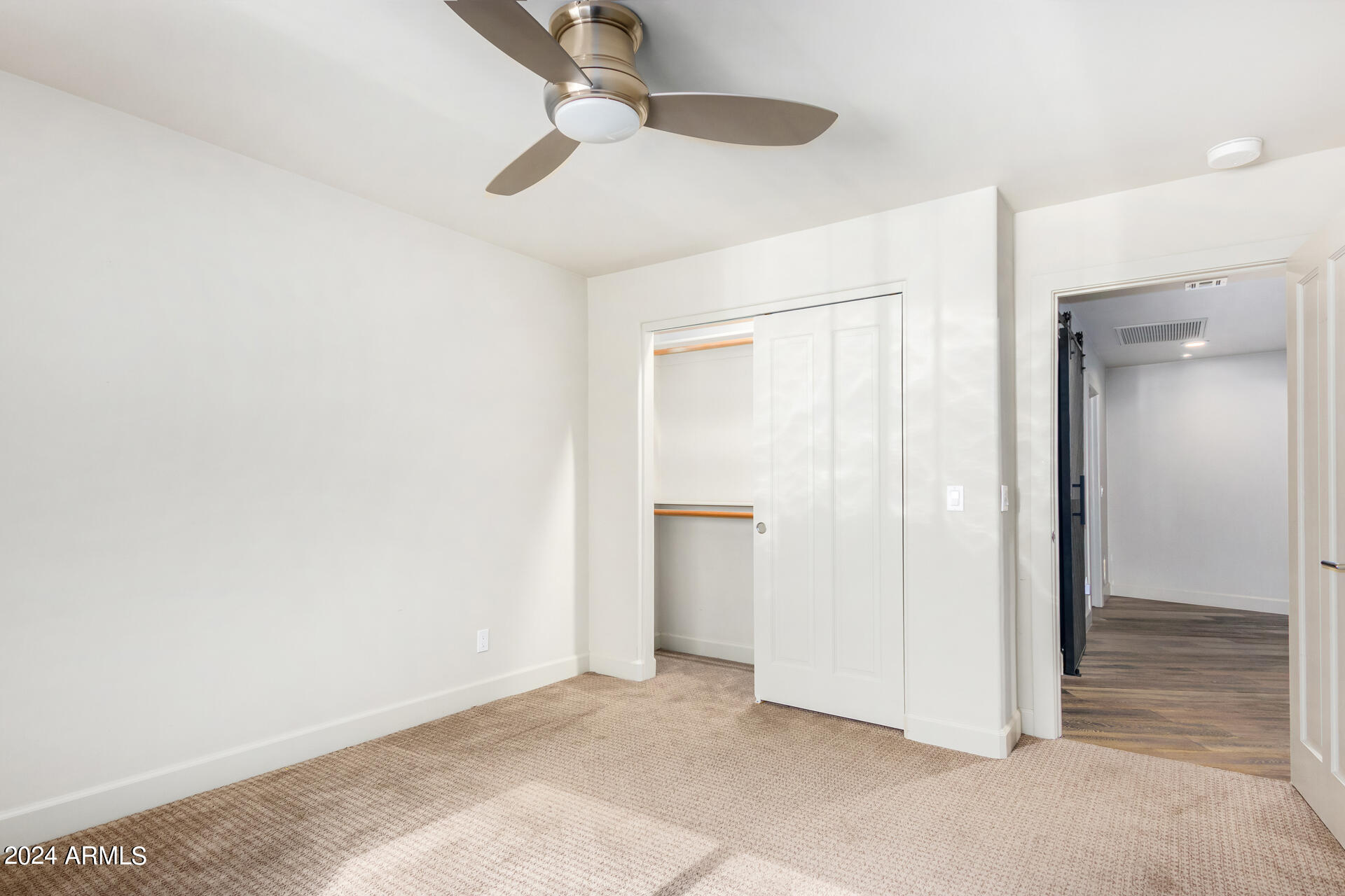 1920 E Schooner Court Property Photo 25