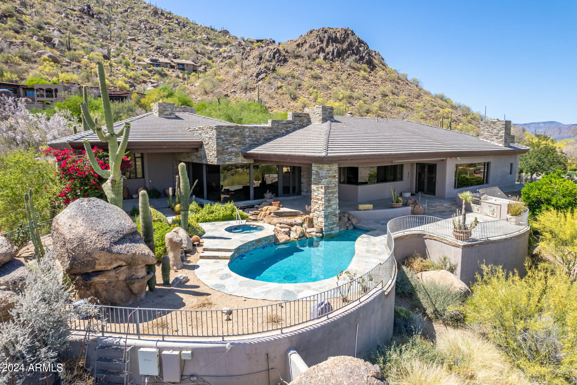 6901 E Restin Road Property Photo 1