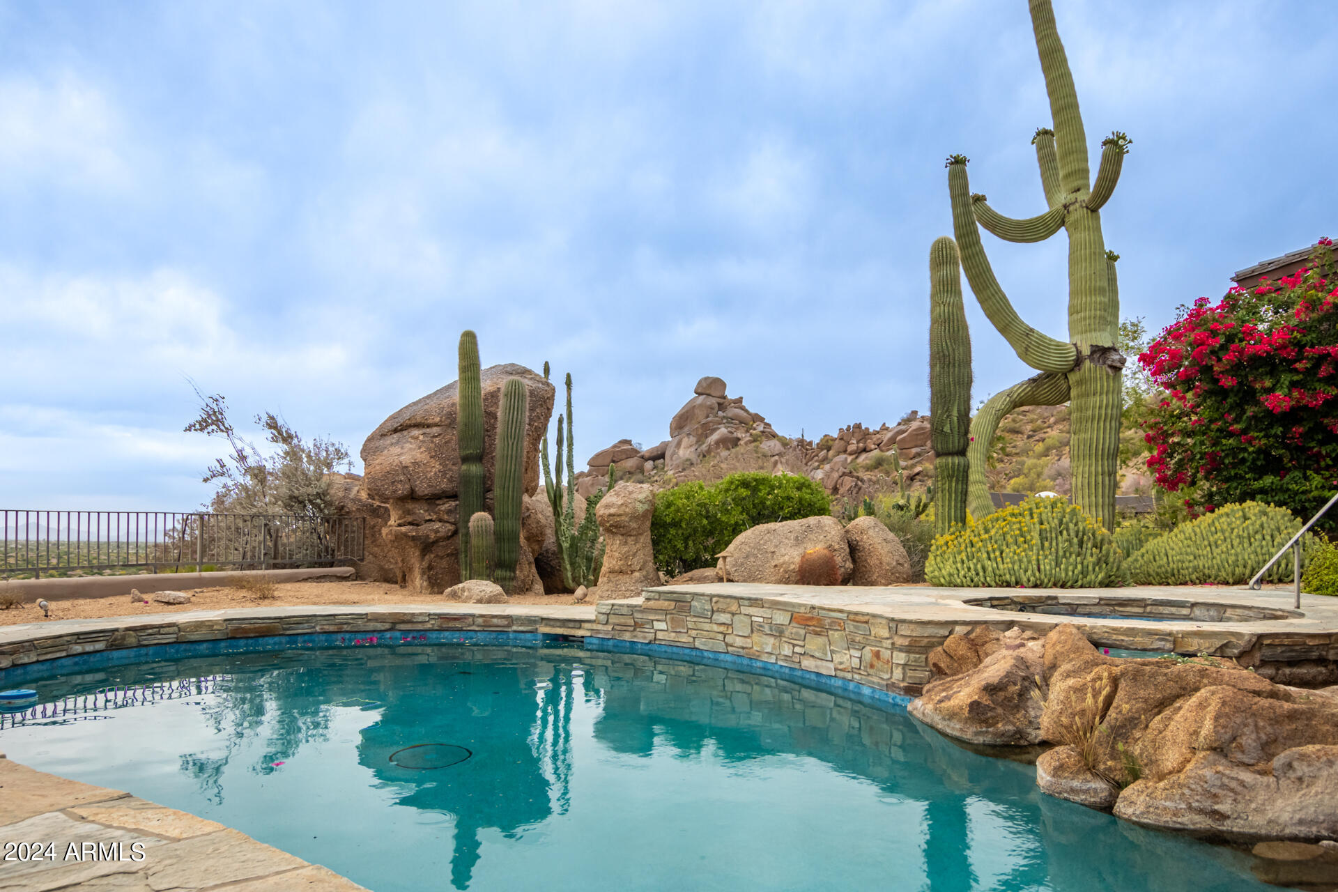 6901 E Restin Road Property Photo 2