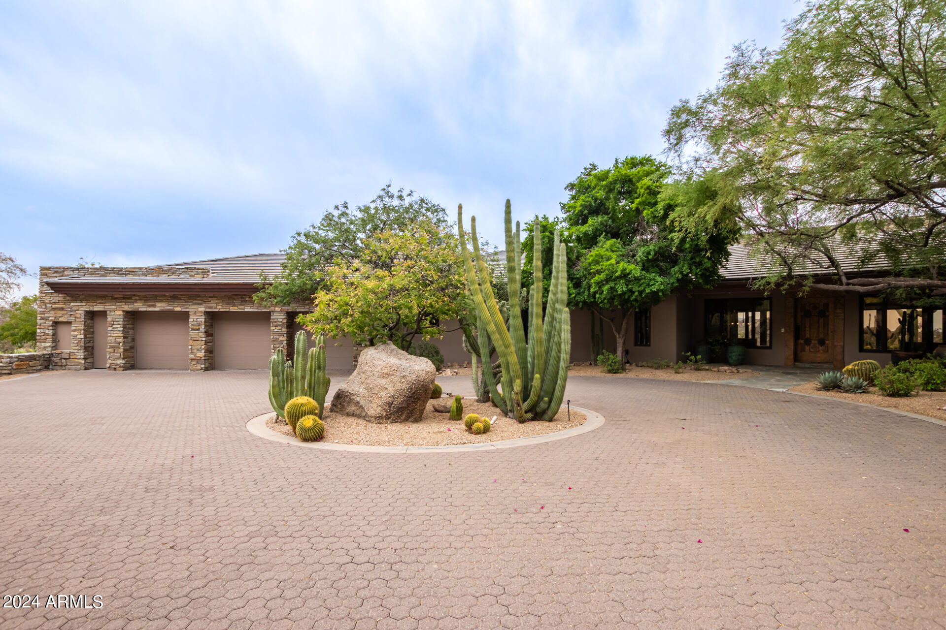 6901 E Restin Road Property Photo 6