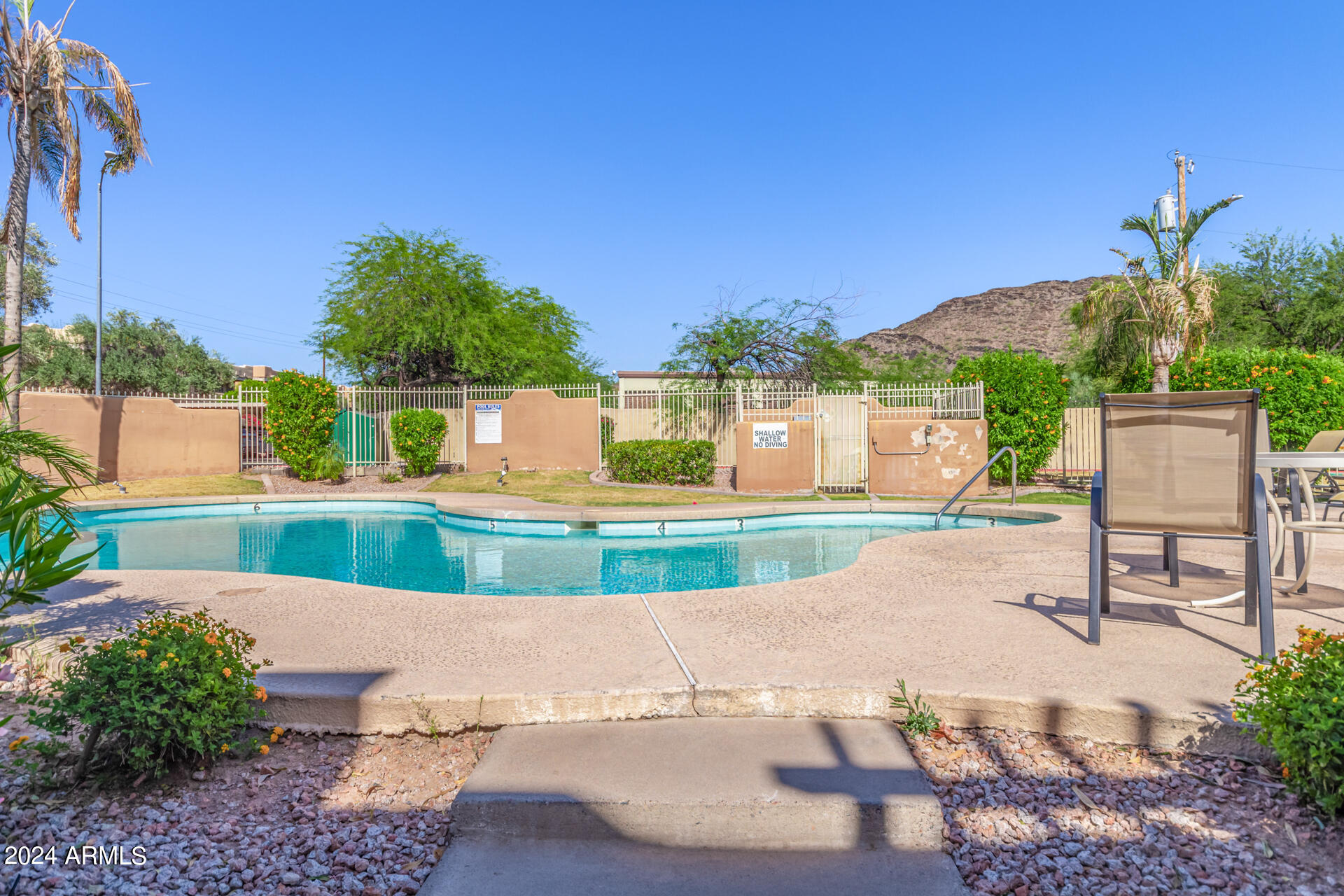 1425 E Desert Cove Avenue Property Photo 5
