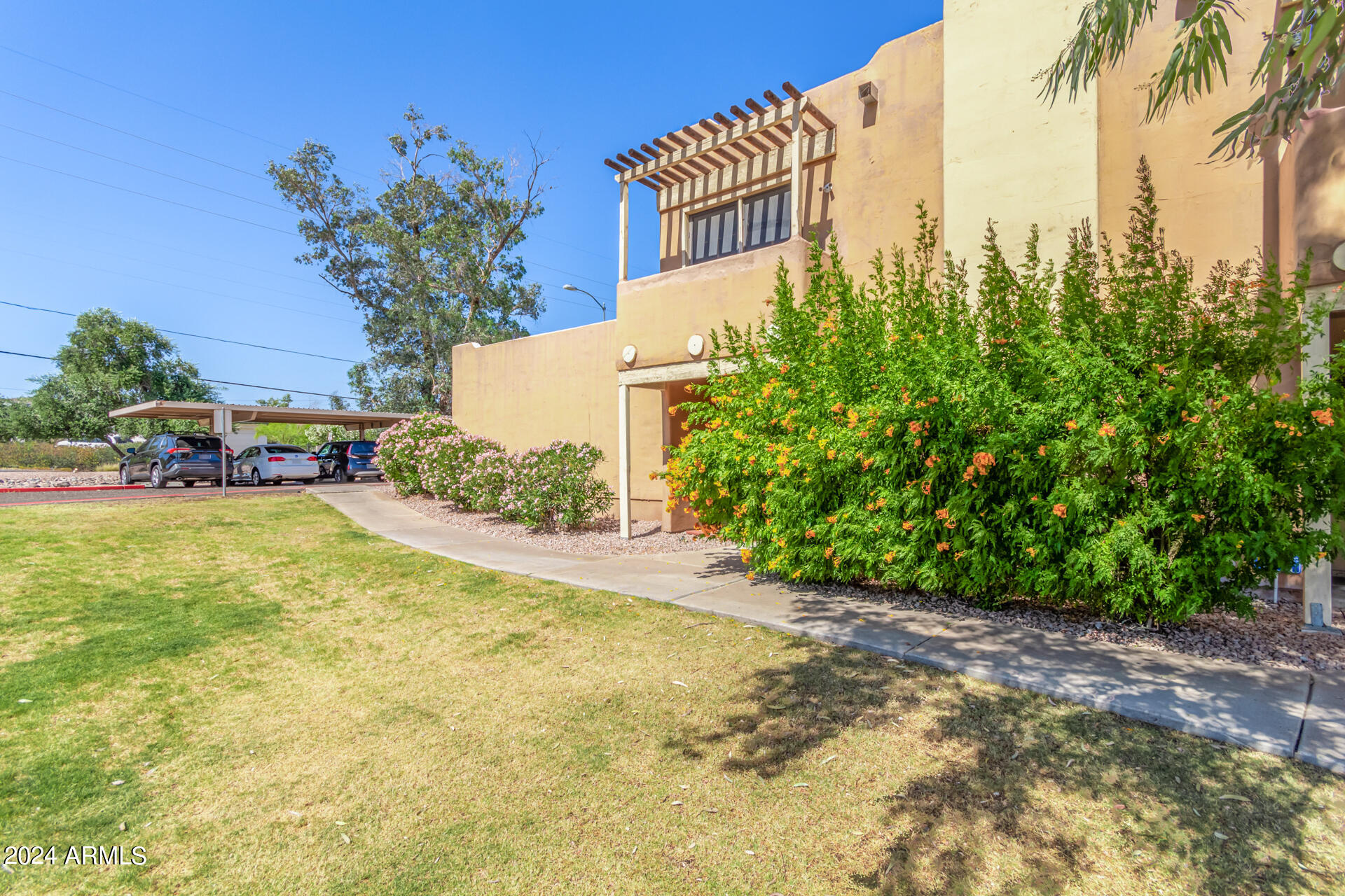 1425 E Desert Cove Avenue Property Photo 11