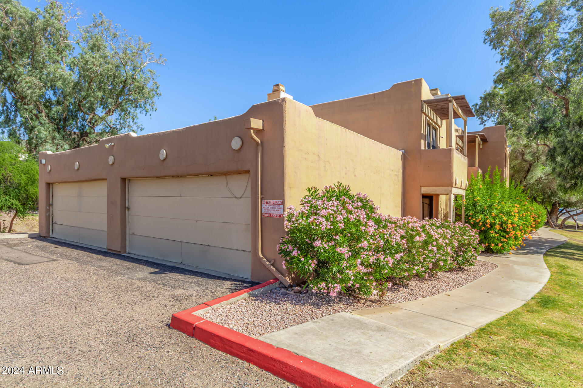 1425 E Desert Cove Avenue Property Photo 12