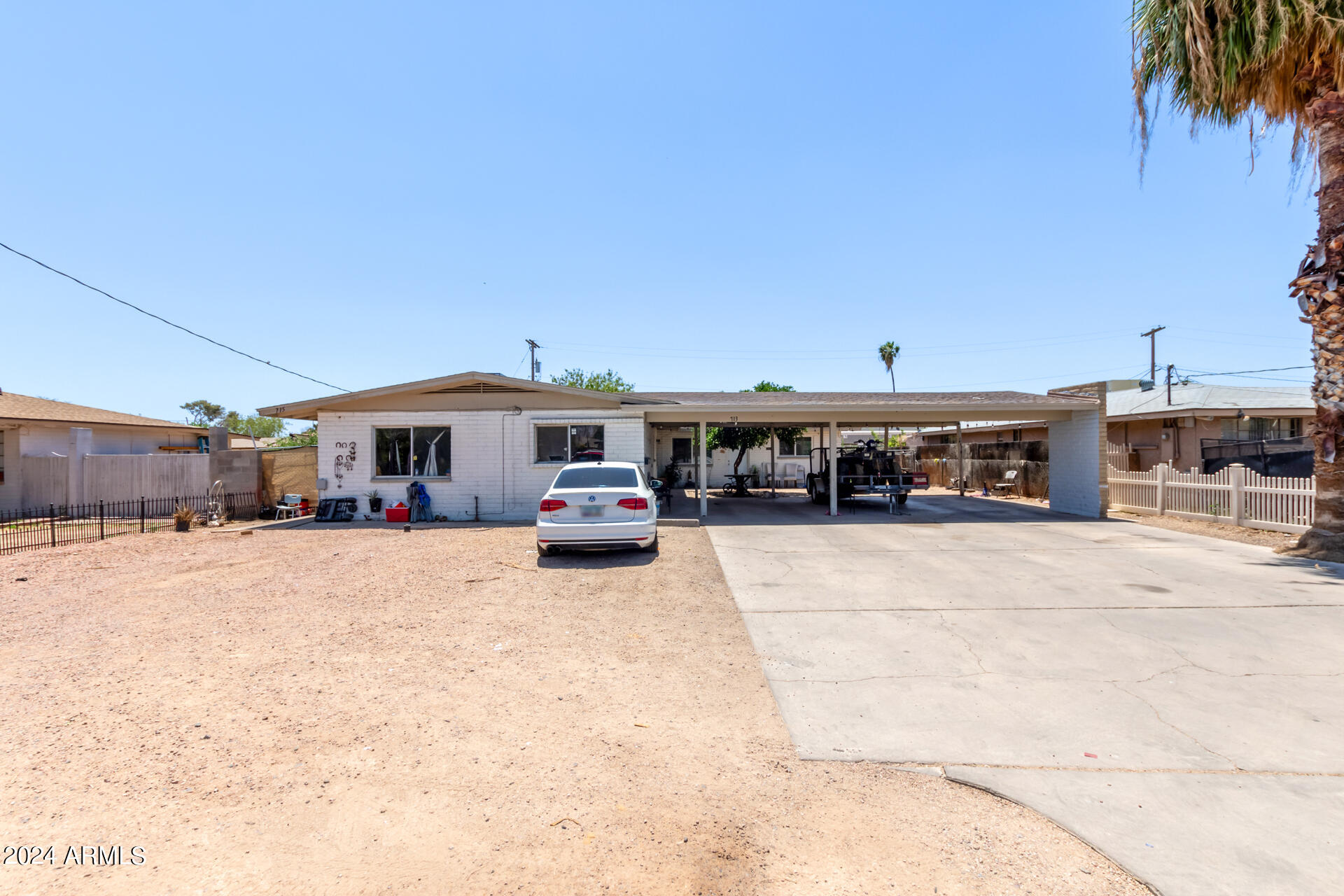 711 E Marilyn Avenue Property Photo
