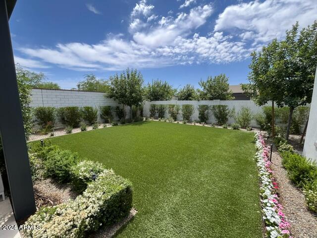 5755 S Joshua Tree Lane Property Photo 32