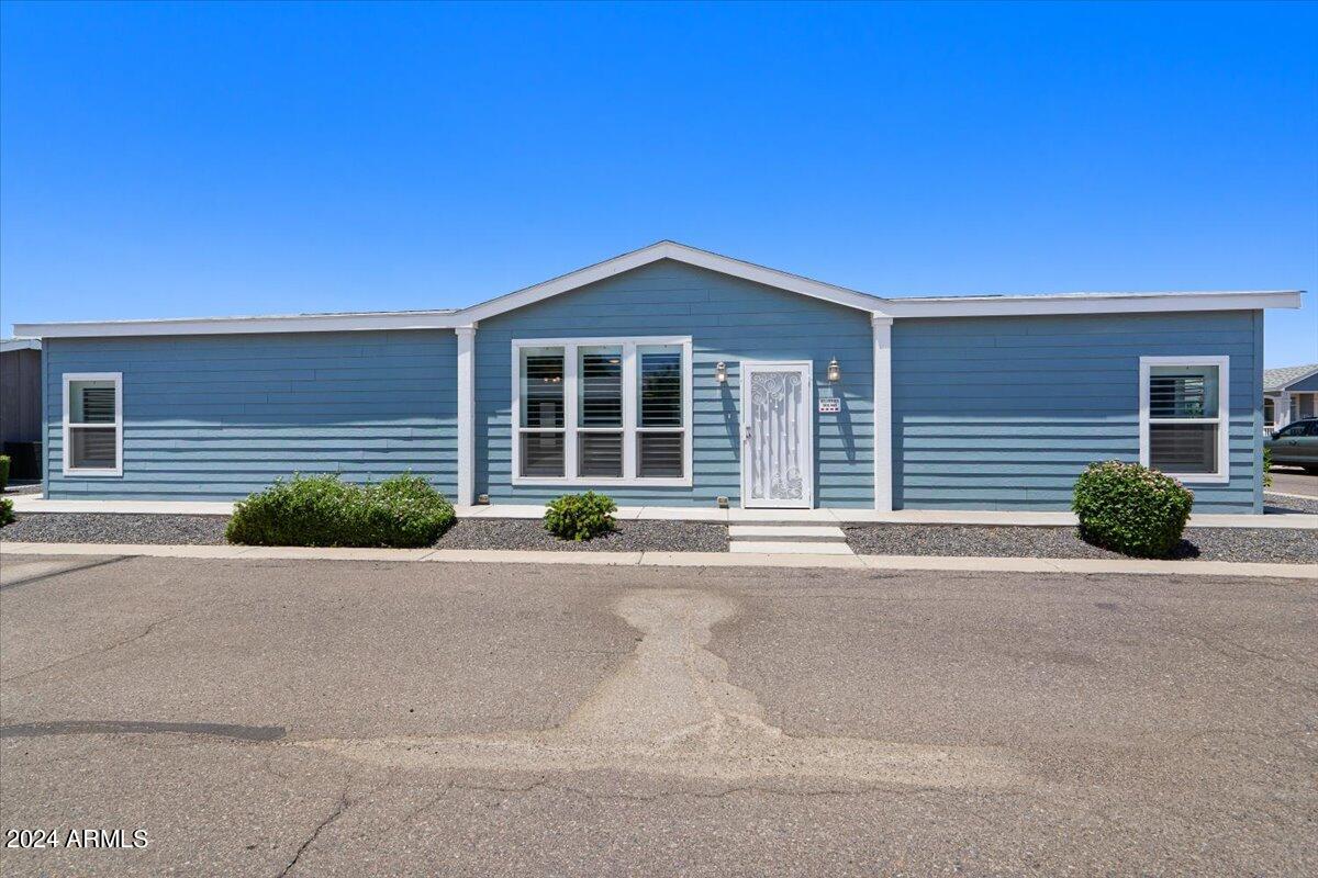 1051 E Four Street Property Photo 4