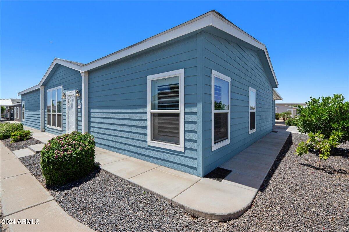 1051 E Four Street Property Photo 5