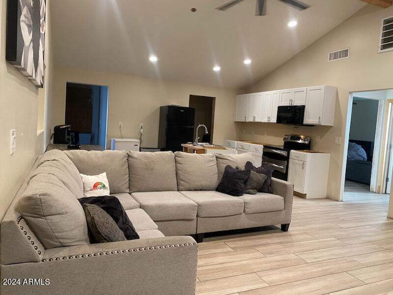2303 W Marshall Avenue Property Photo 6