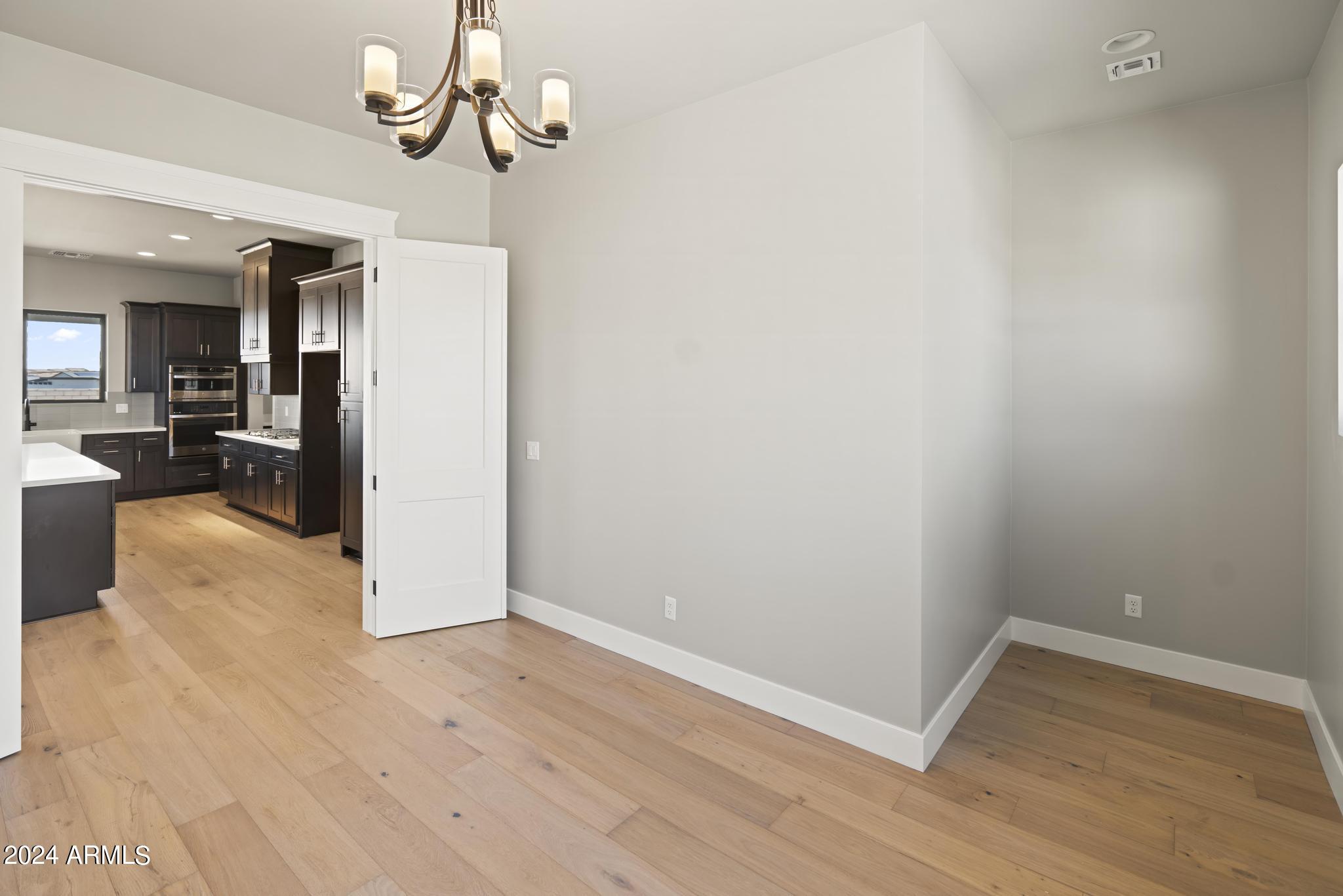 4651 N Justin Drive Property Photo 20