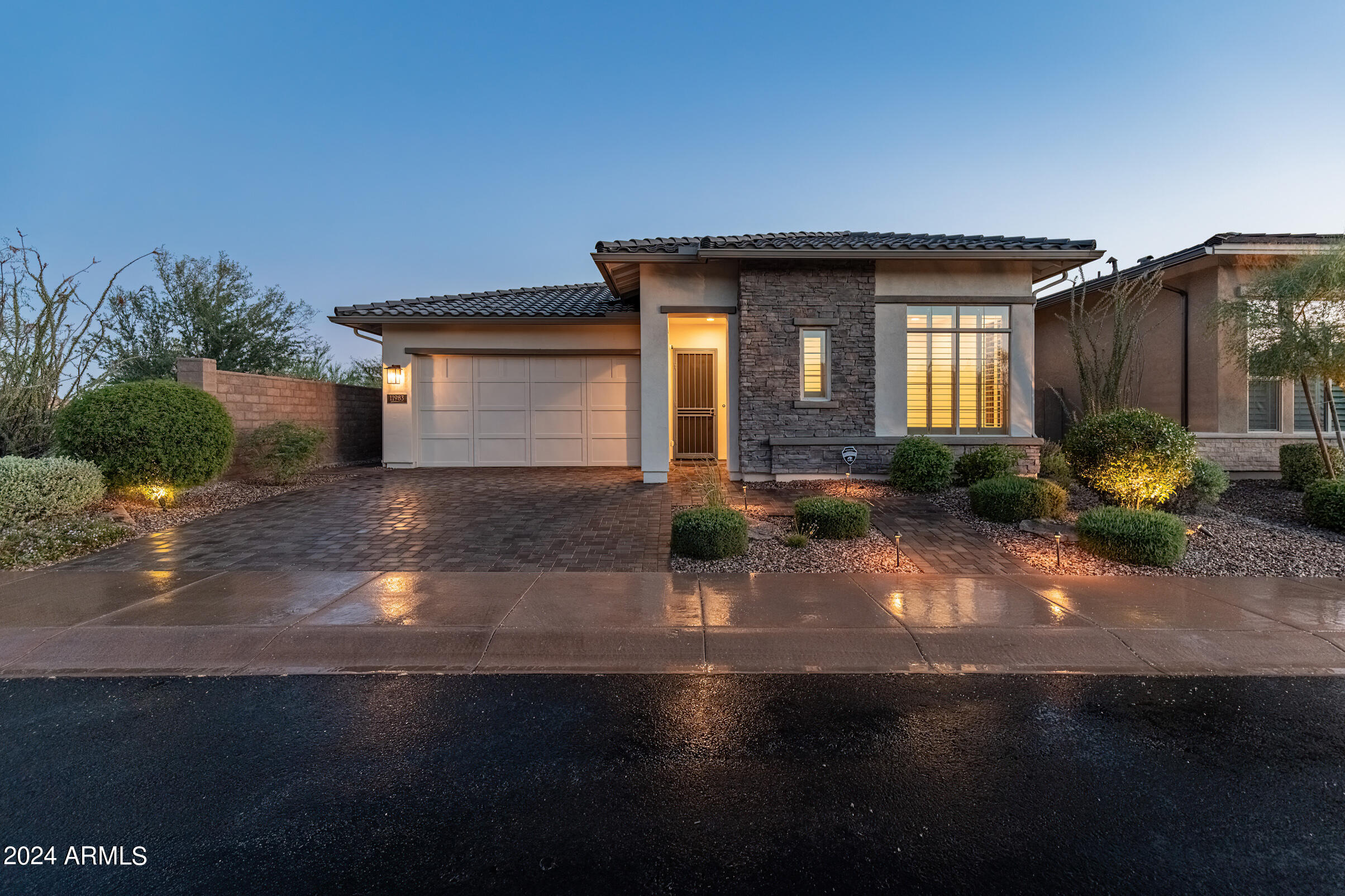 11983 W Creosote Drive Property Photo 1