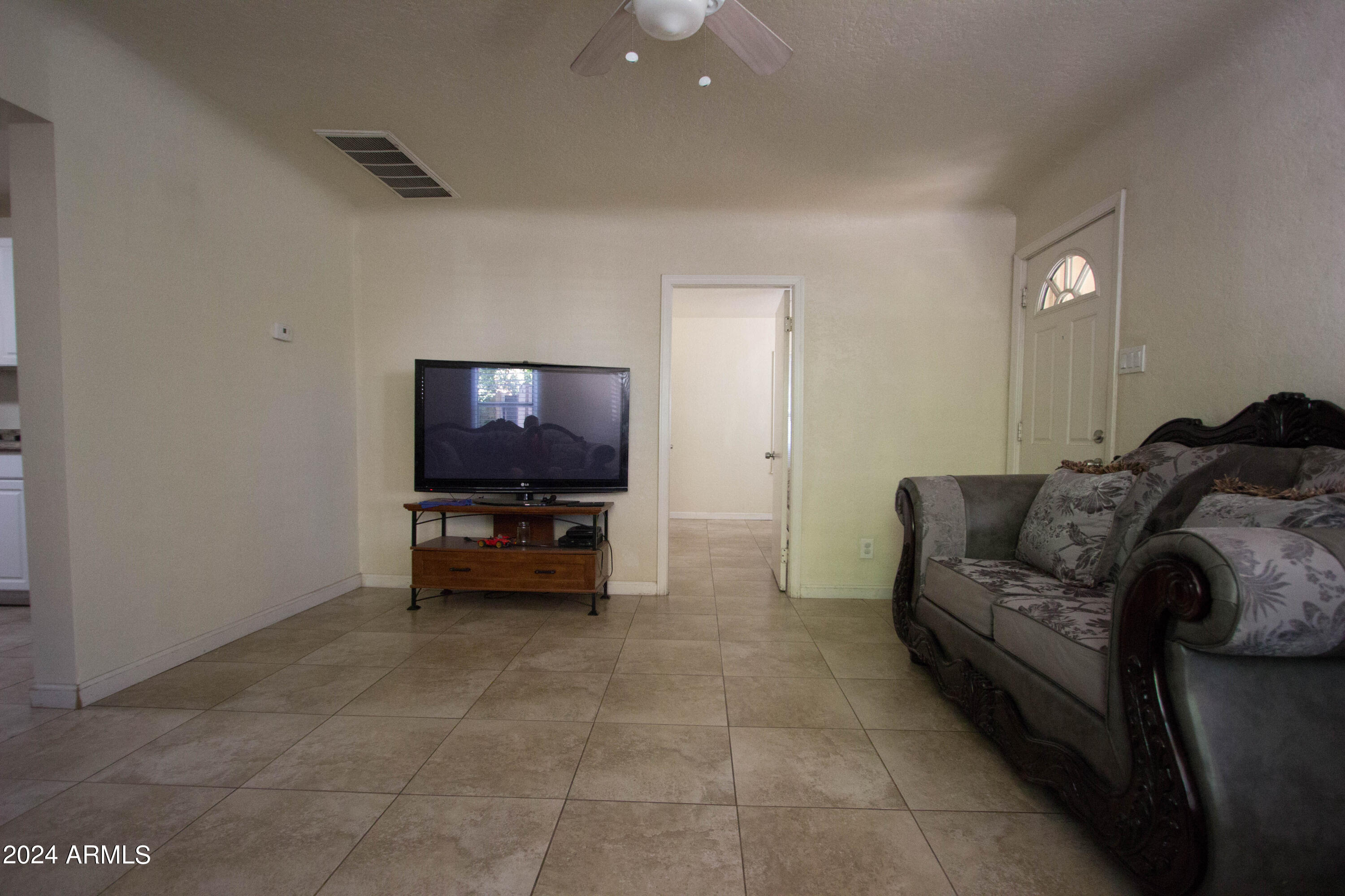 325 E 5th Avenue Property Photo 6