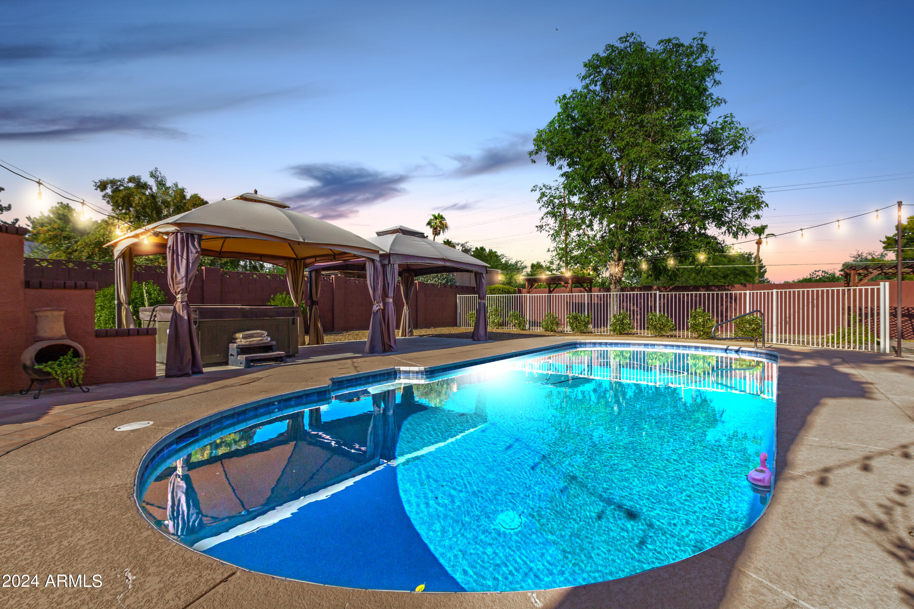 5540 E Dahlia Drive Property Photo 2