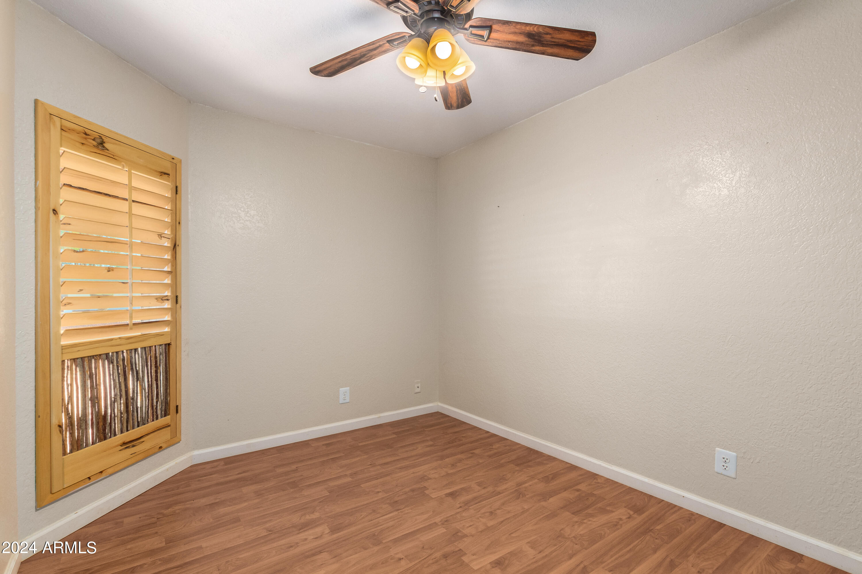 5540 E Dahlia Drive Property Photo 11