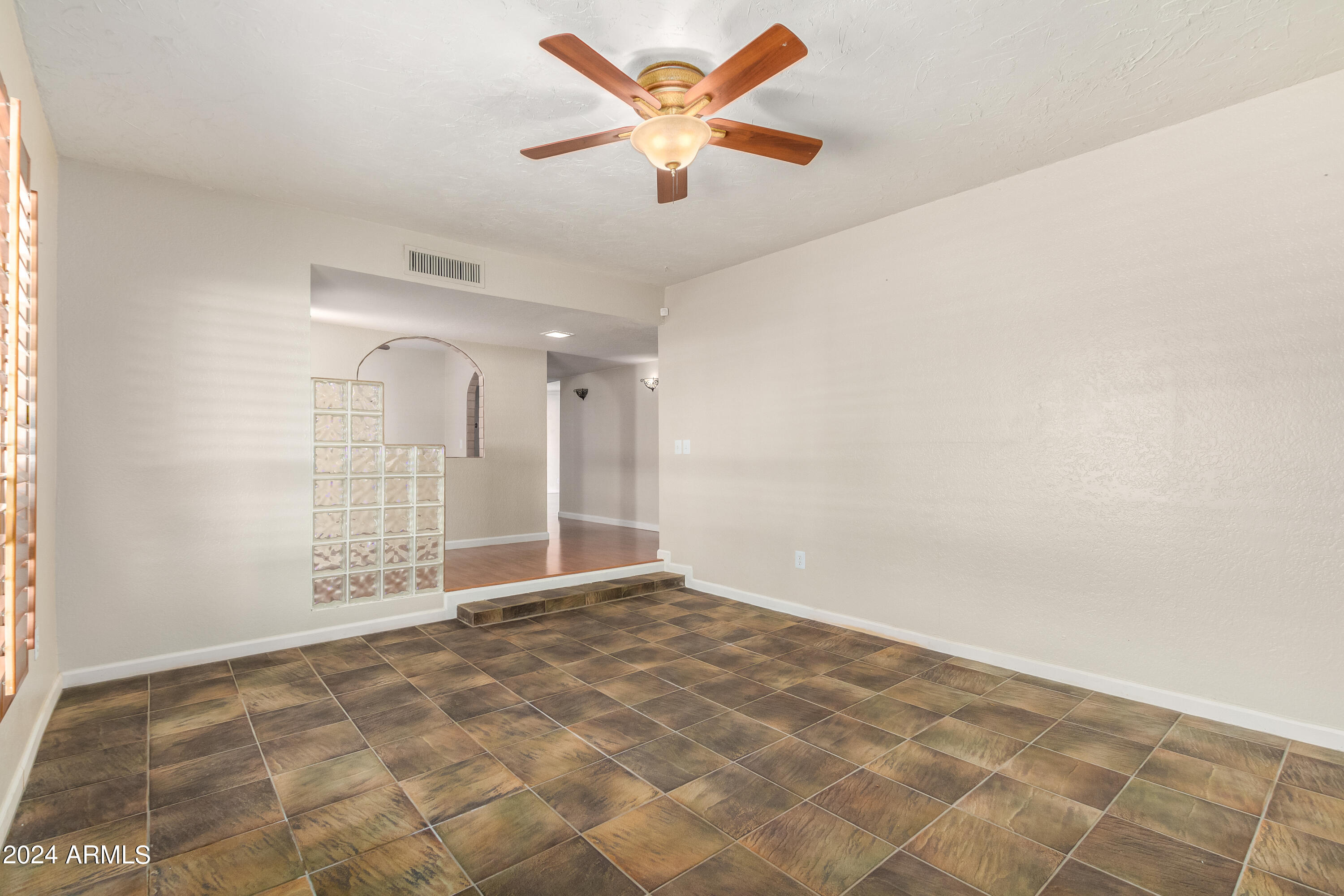 5540 E Dahlia Drive Property Photo 13