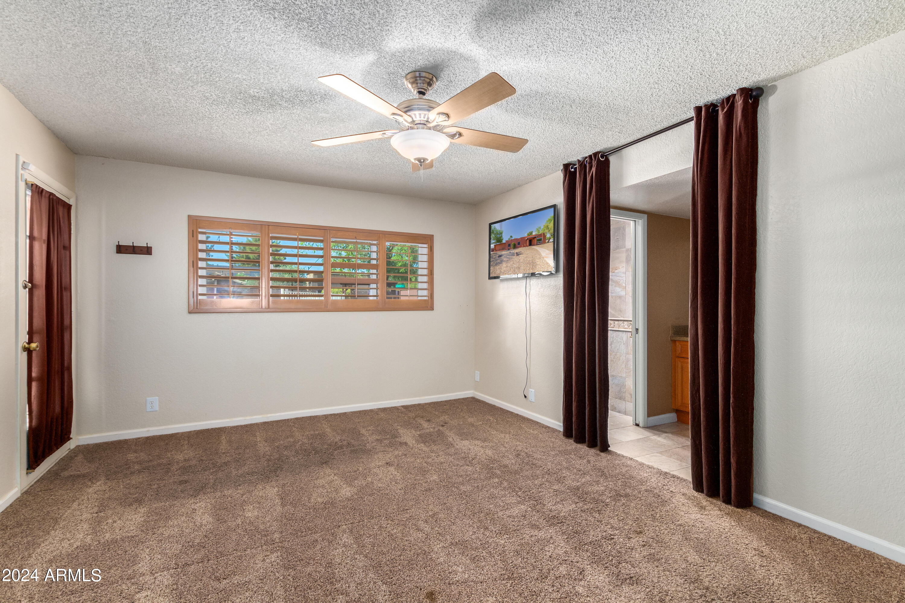 5540 E Dahlia Drive Property Photo 14