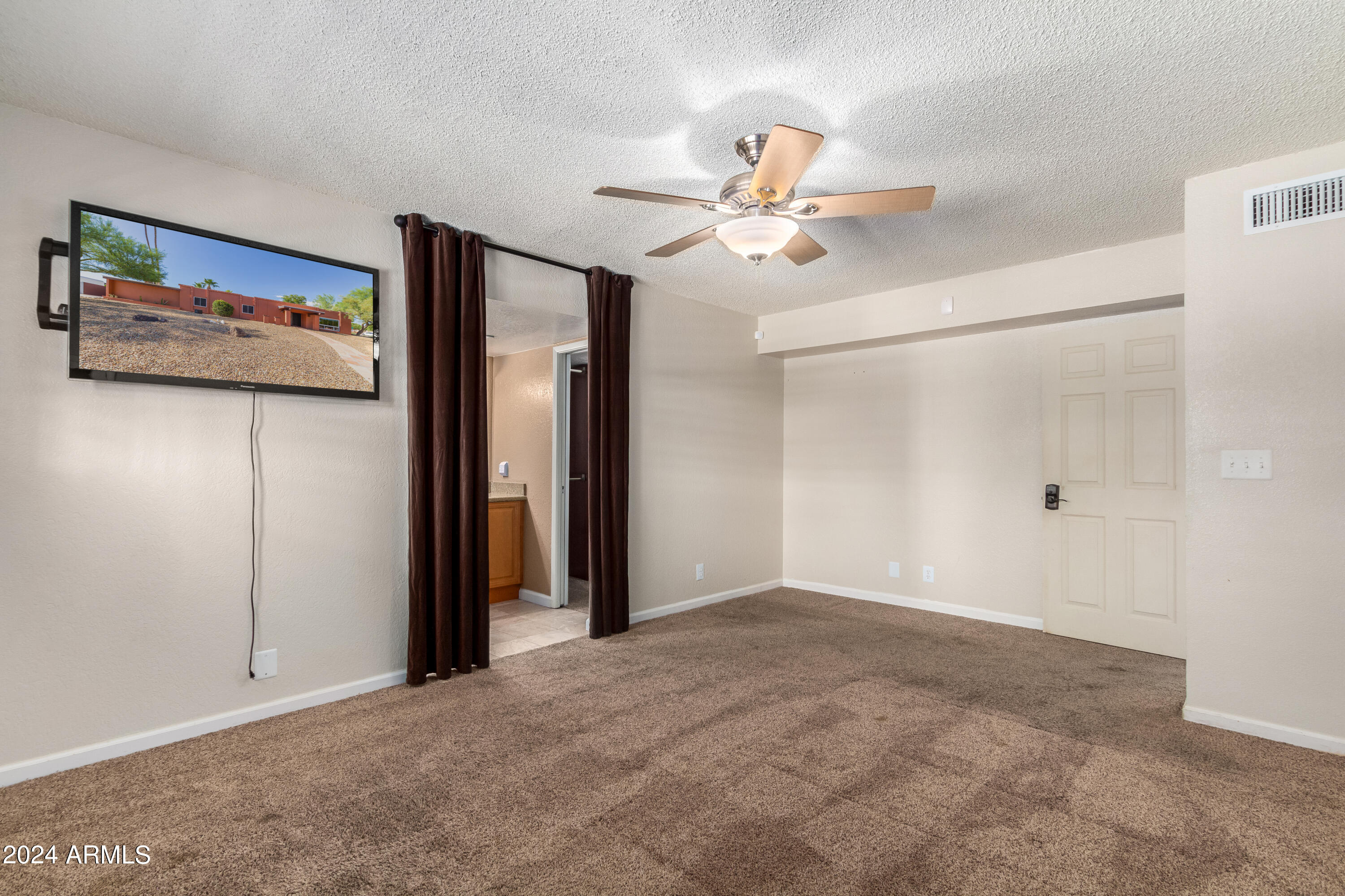 5540 E Dahlia Drive Property Photo 16