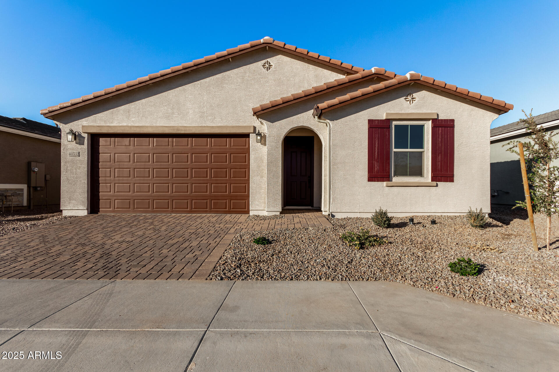40532 W Wade Drive Property Photo 1