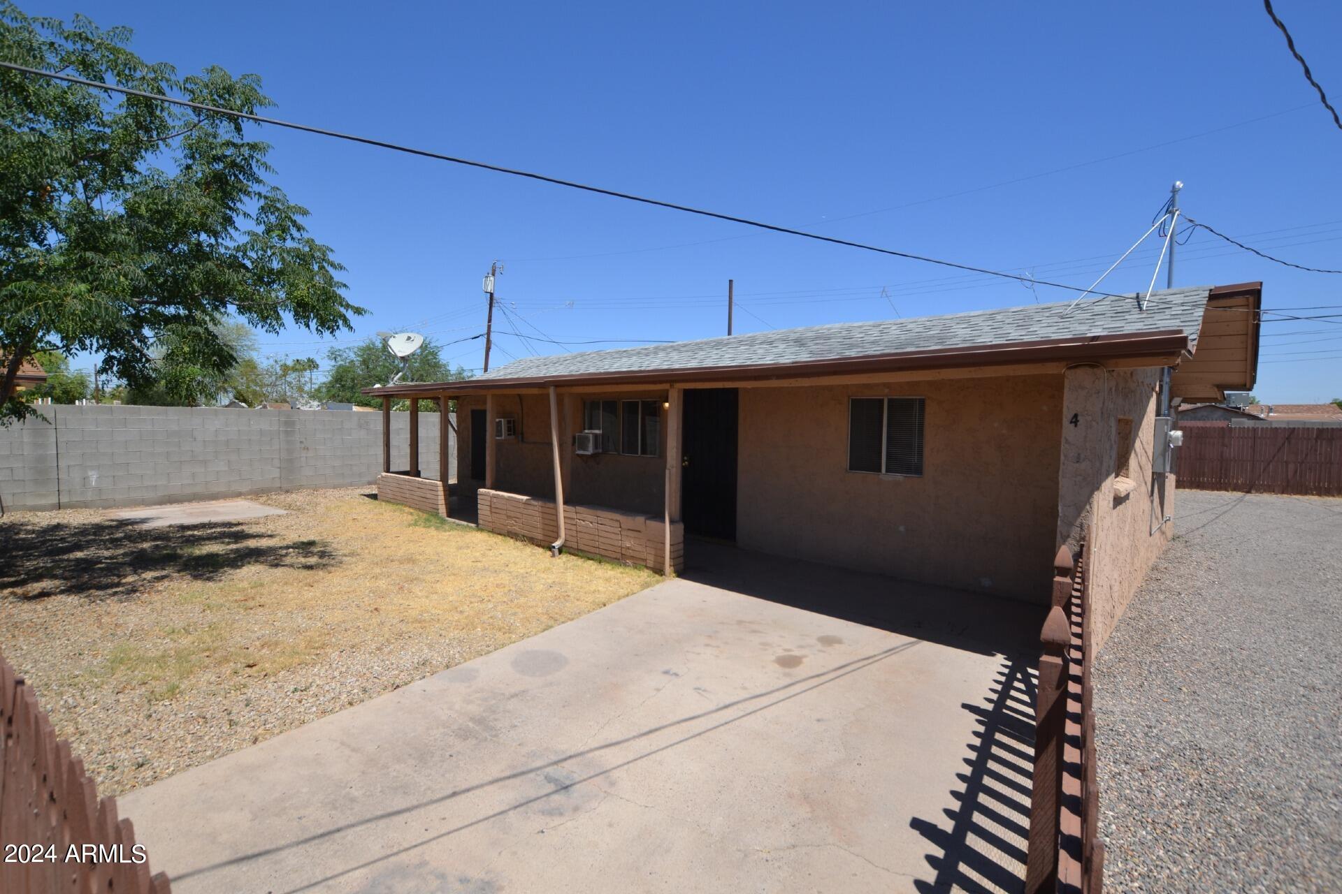 3818 W Portland Street Property Photo