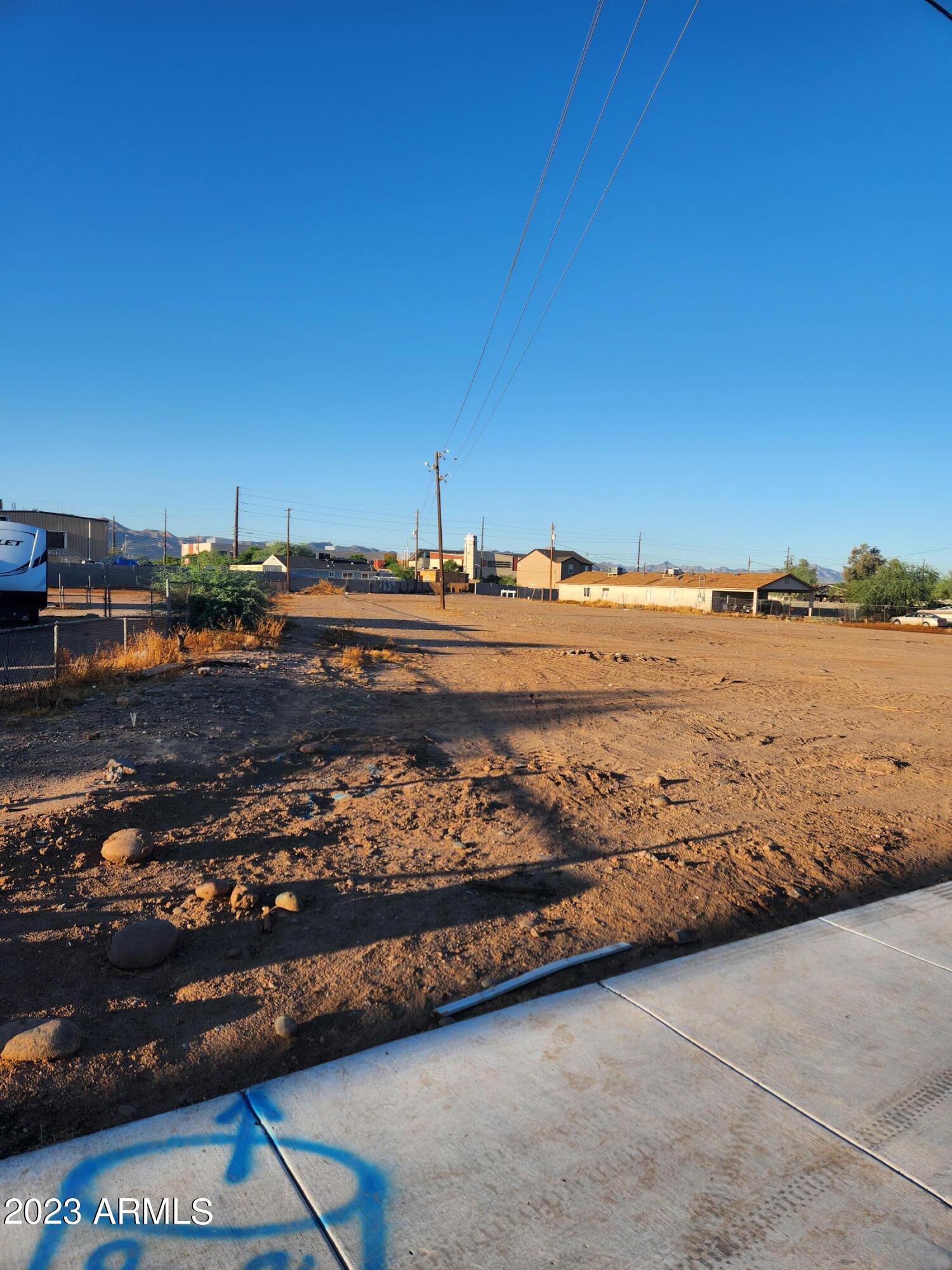 1401 E WOOD Street Property Photo 1