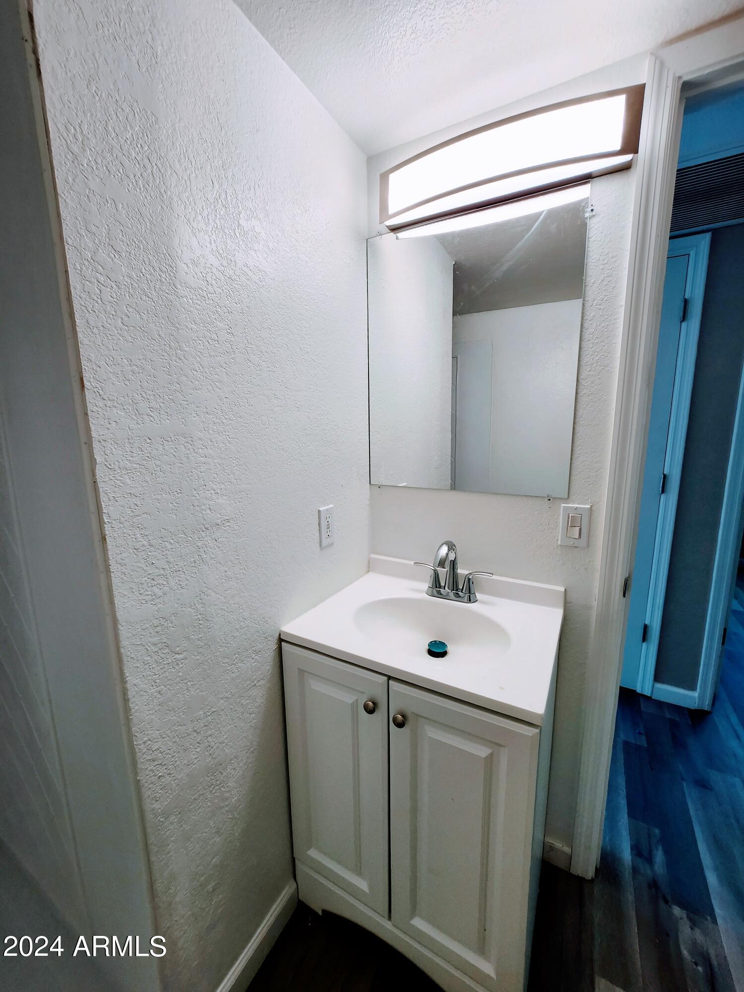 1224 E Dunlap Avenue Property Photo 13