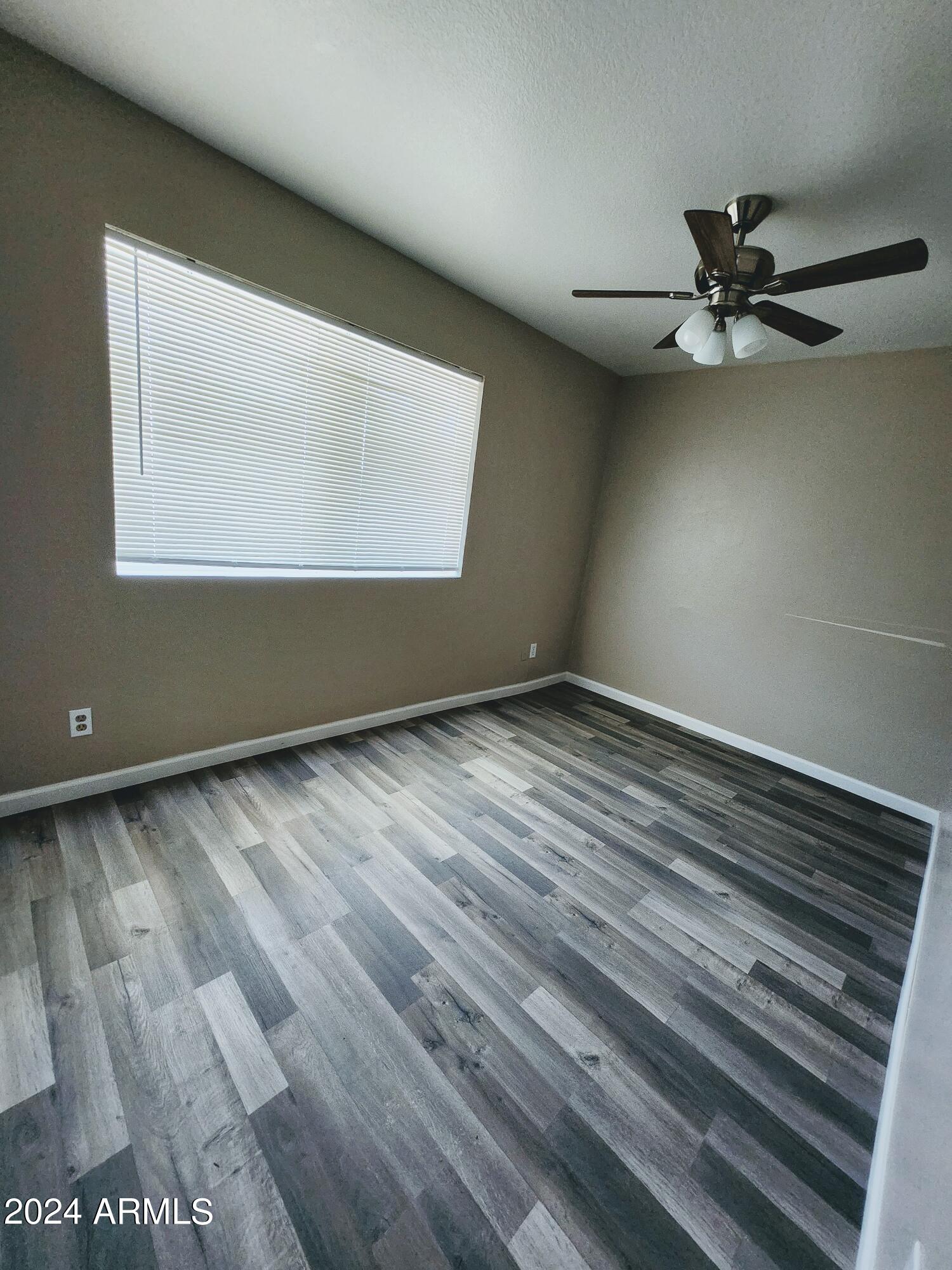 1224 E Dunlap Avenue Property Photo 14