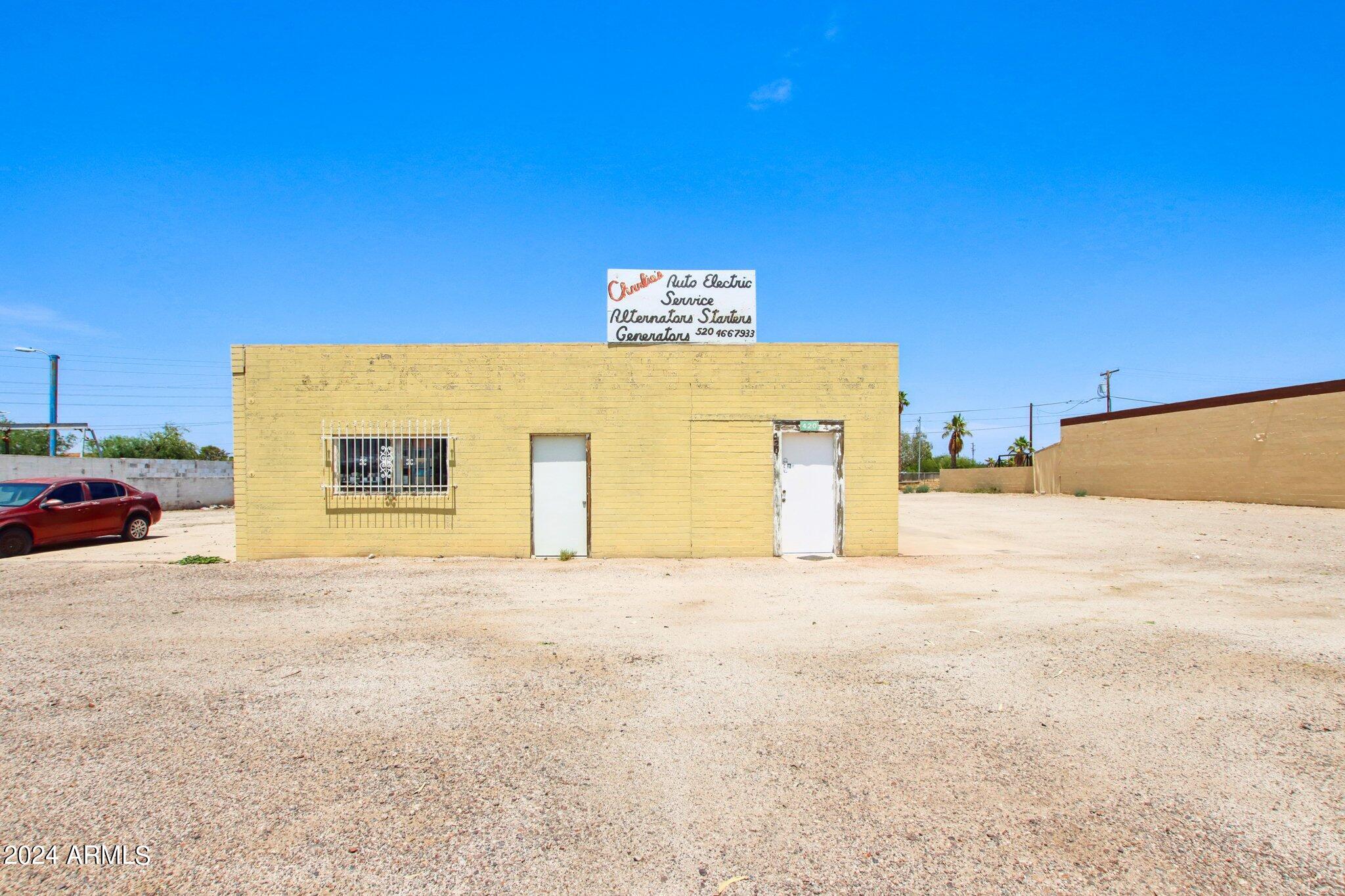 420/423 E Frontier Street Property Photo 1