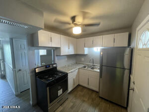 1402 E Dana Avenue Property Photo 5
