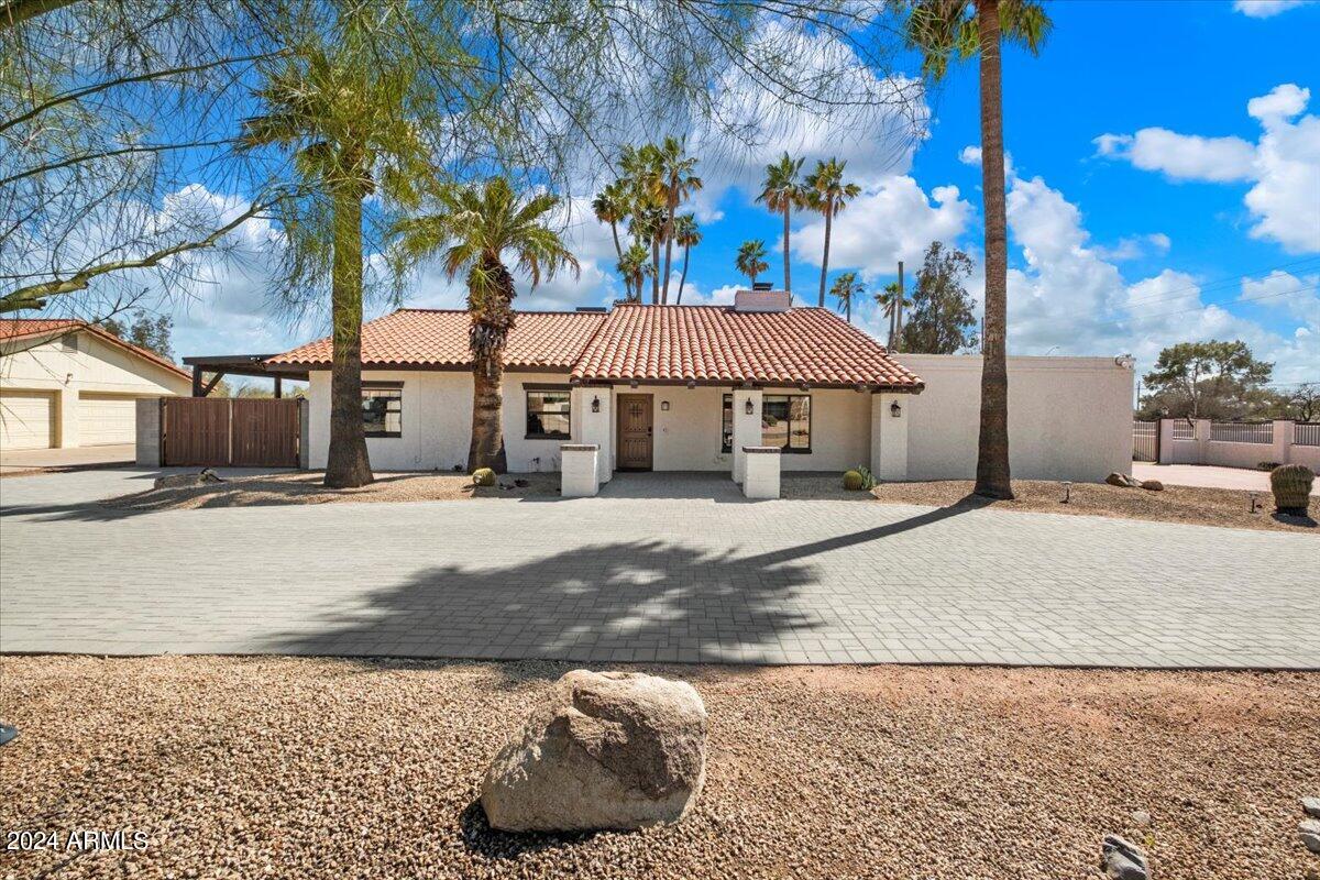 7211 E Sunnyside Drive Property Photo 1