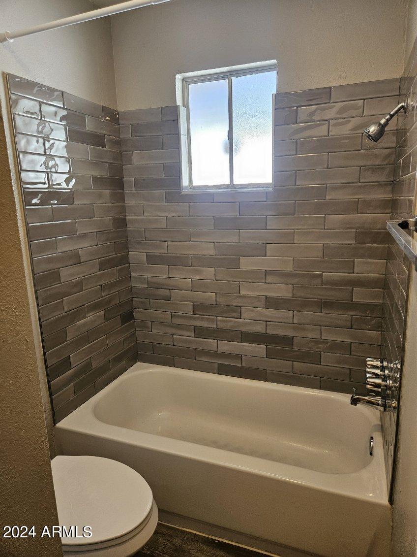 302 W Medlock Drive Property Photo 4
