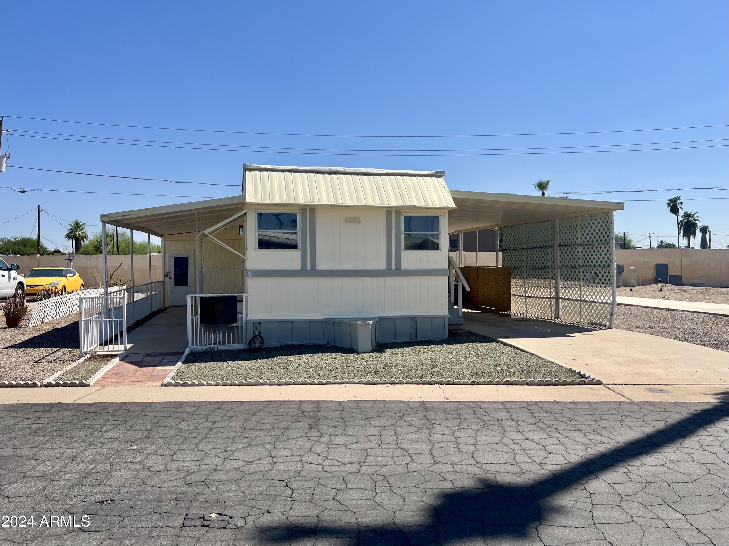 7300 N 51st Avenue Property Photo 2