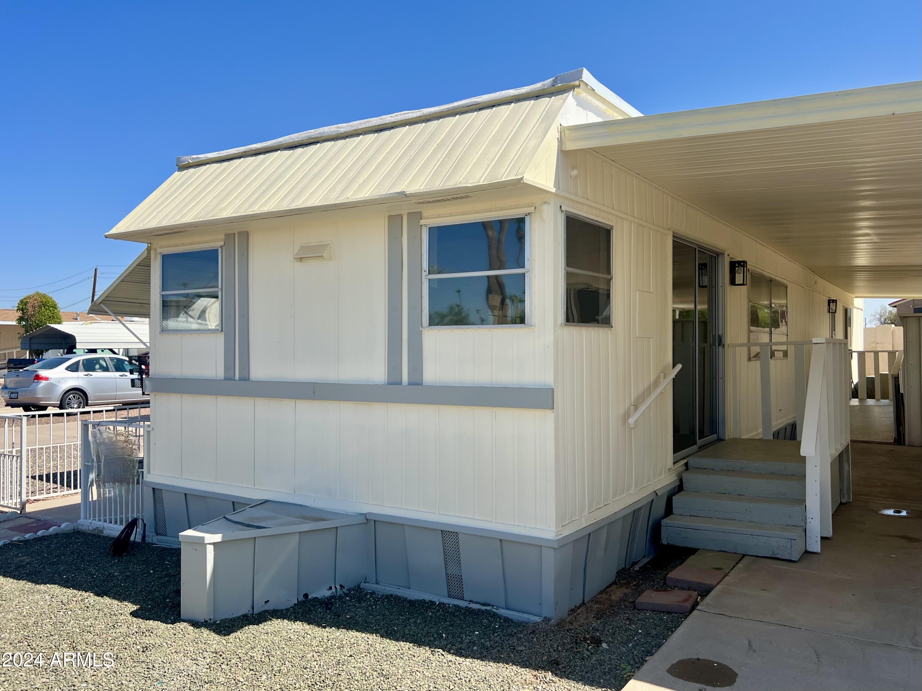 7300 N 51st Avenue Property Photo 3