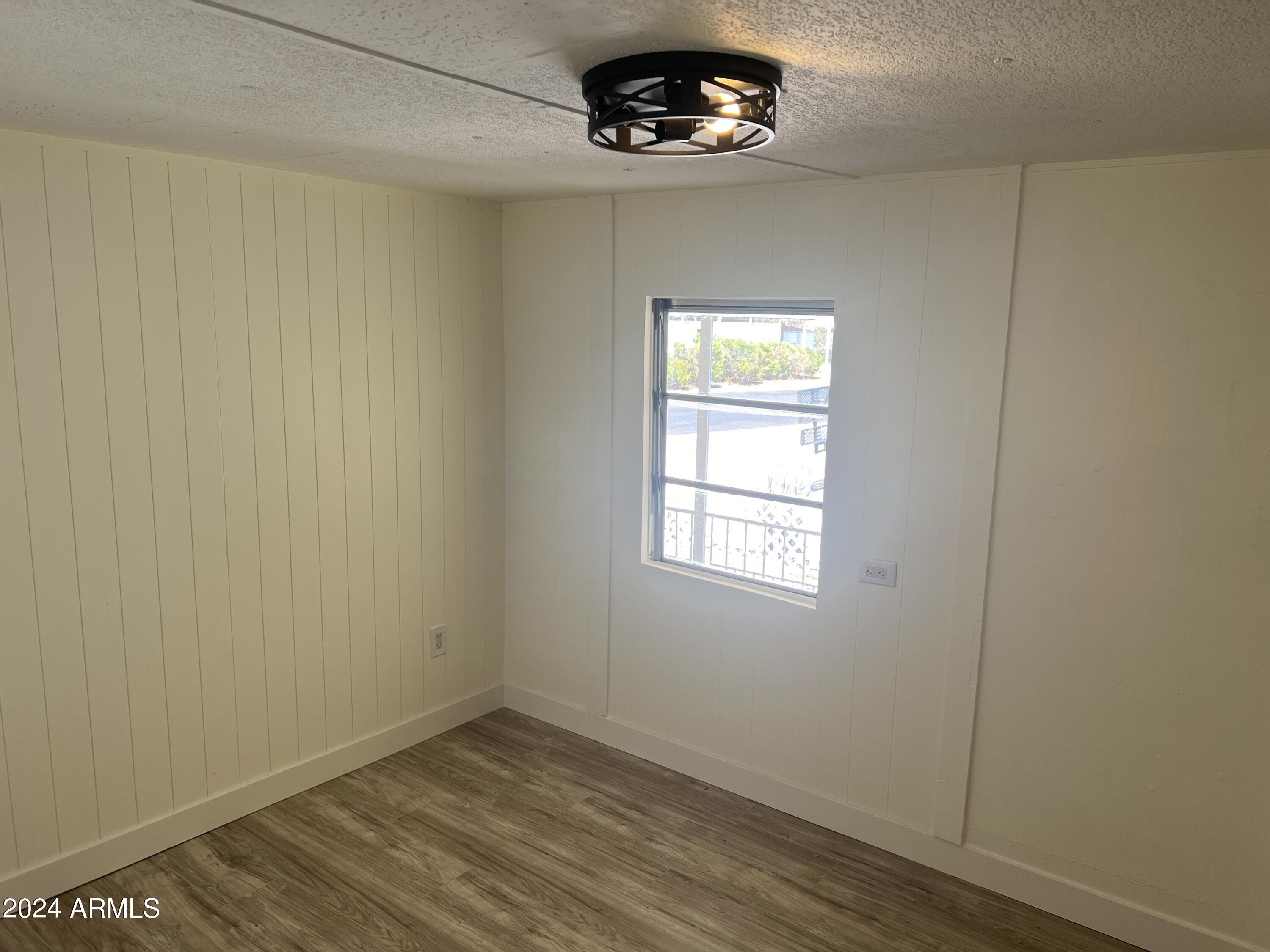 7300 N 51st Avenue Property Photo 11