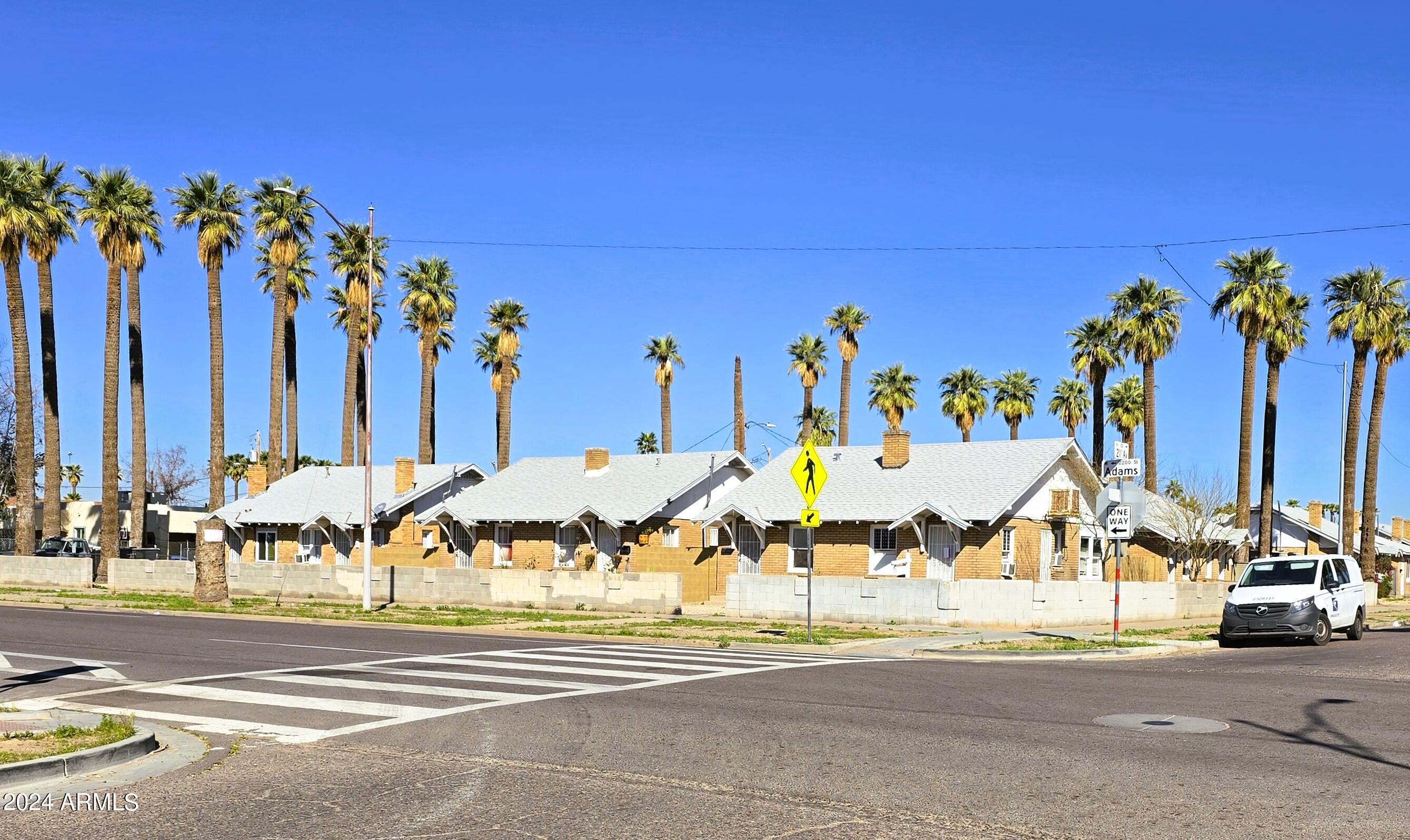 2102 W Adams Street Property Photo