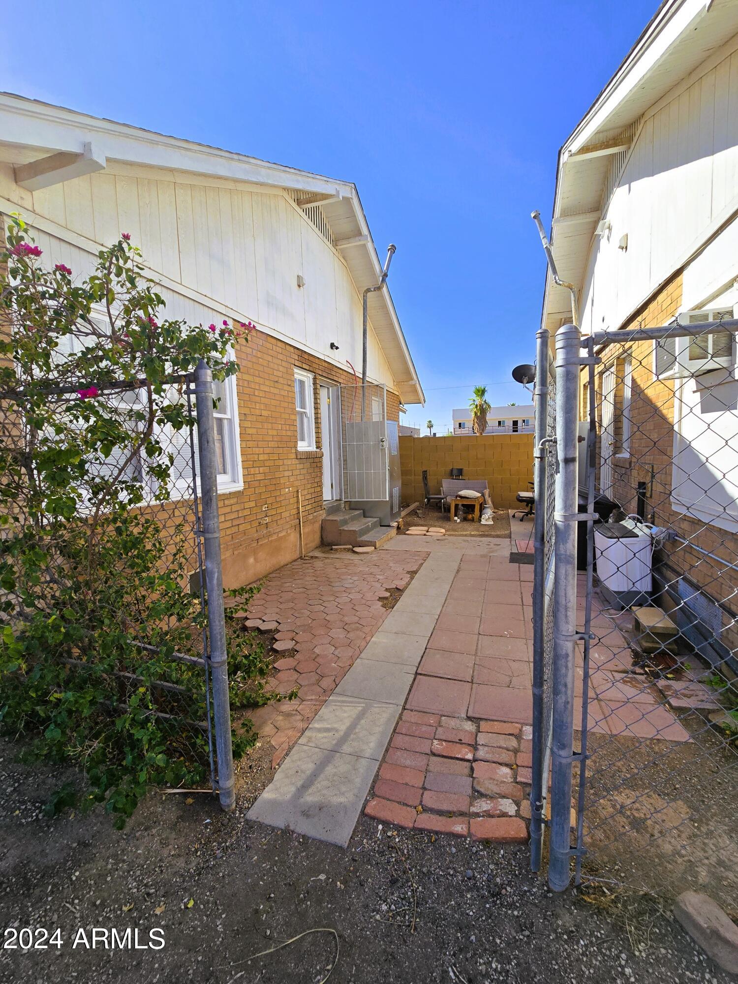 2102 W Adams Street Property Photo 50