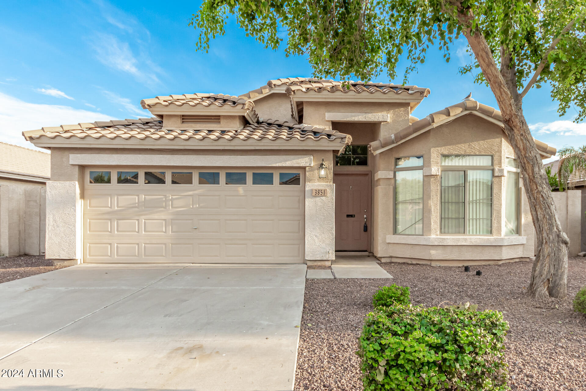 3851 E Longhorn Drive Property Photo 1