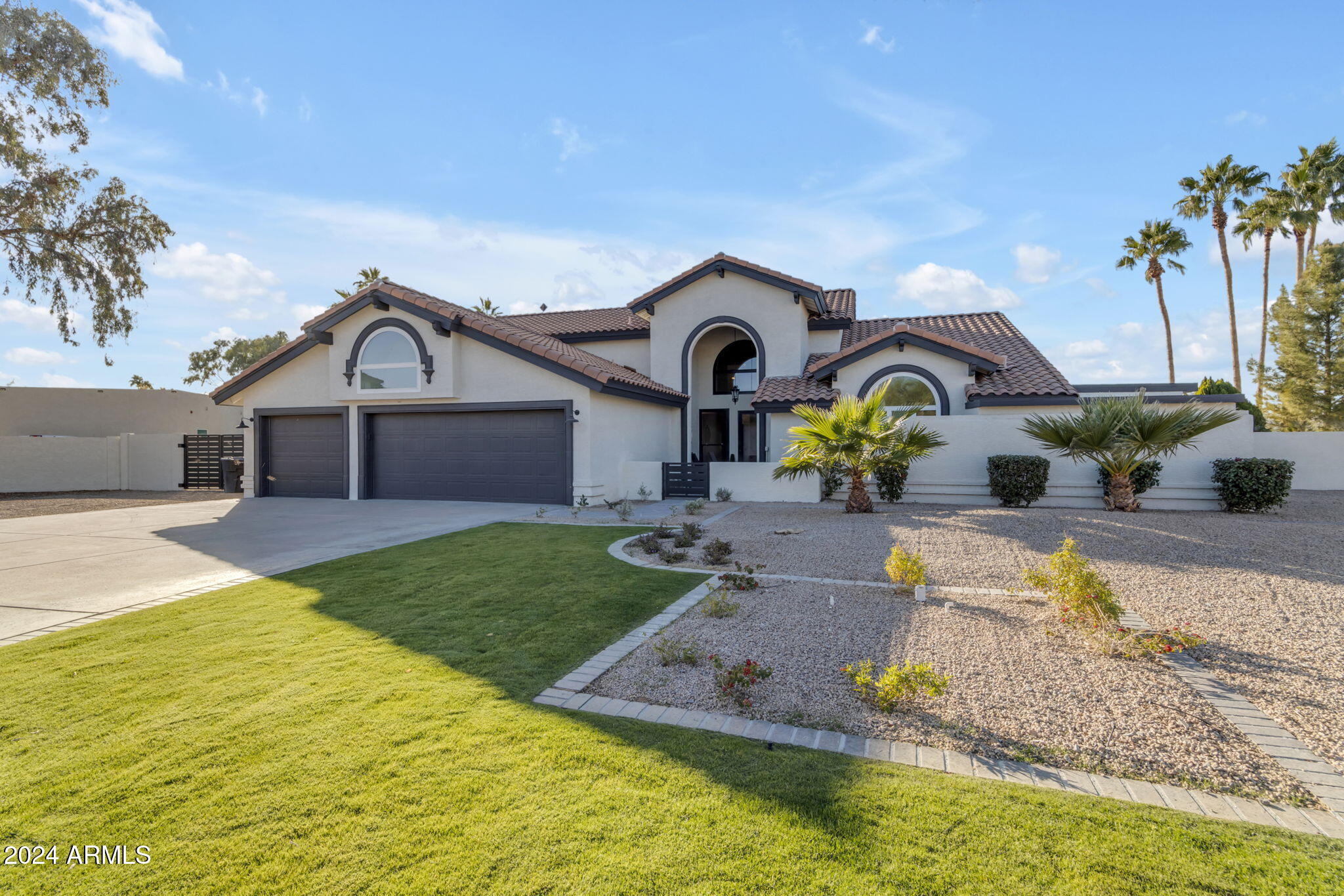 12222 N 74th Street Property Photo 3