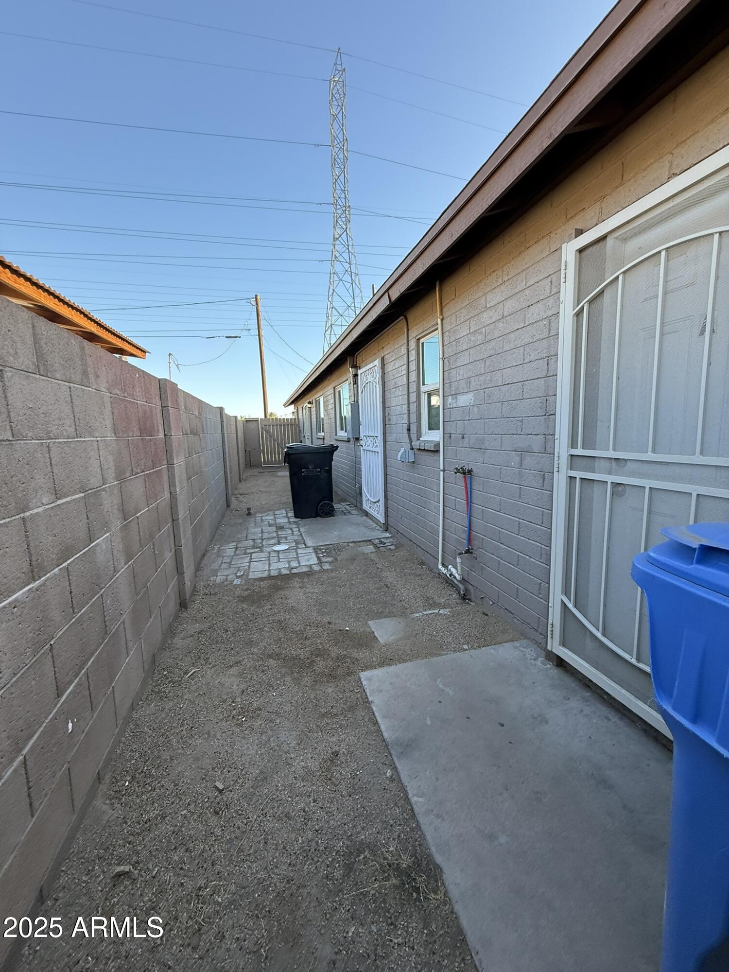 3502 W Hadley Street Property Photo 6