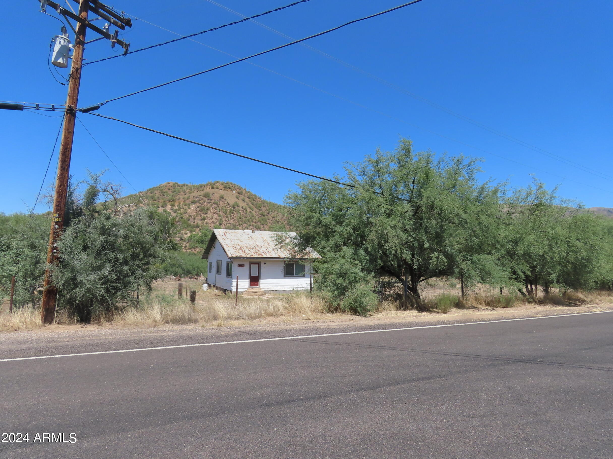 56120 E Riverside Road Property Photo